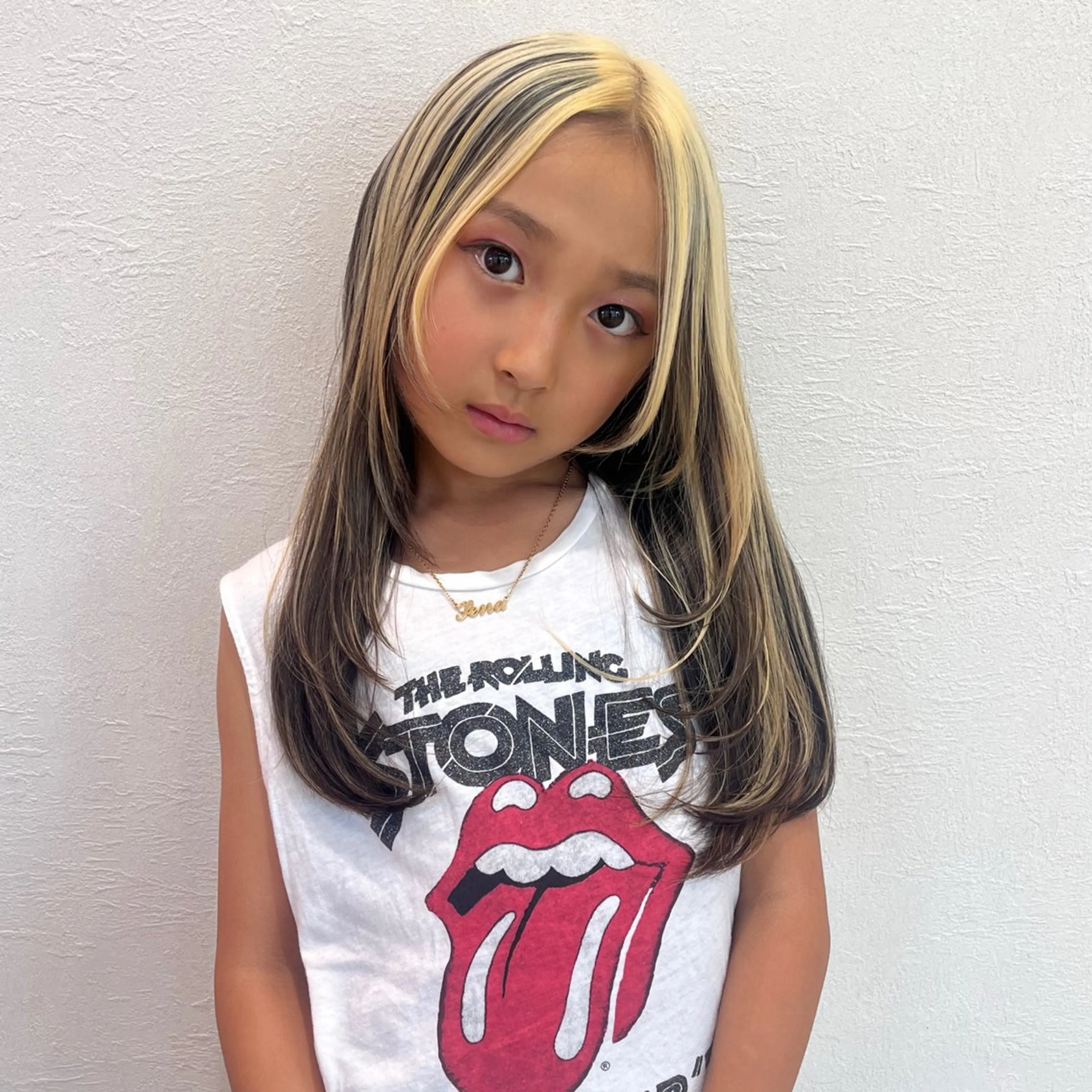 カラー キッズ 望愛/レイヤー/ハイ トーン/デザインのヘアスタイル