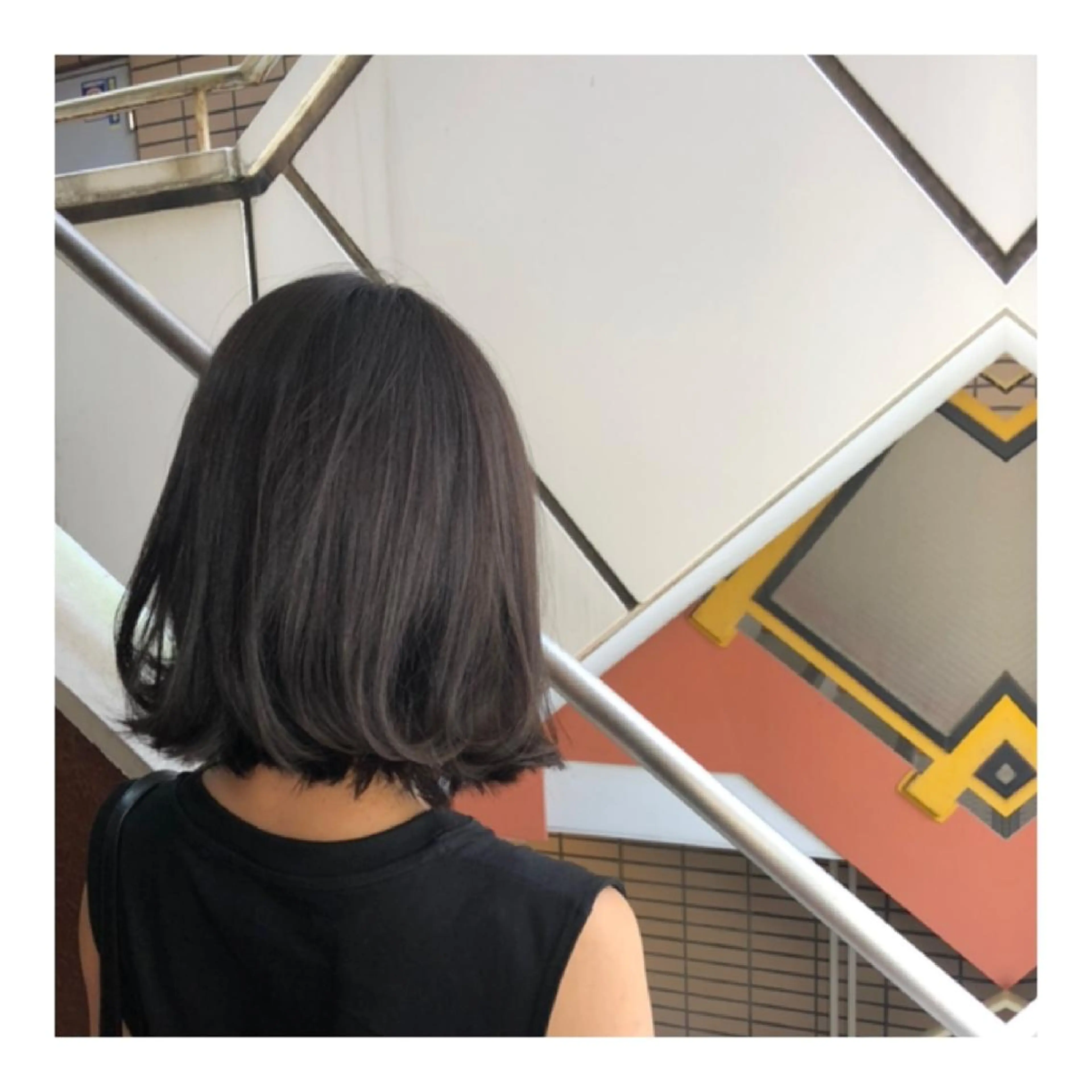 カラー ショート ブリーチ グレージュ ブリーチなしカラー Joshua / 素髪改善のヘアスタイル