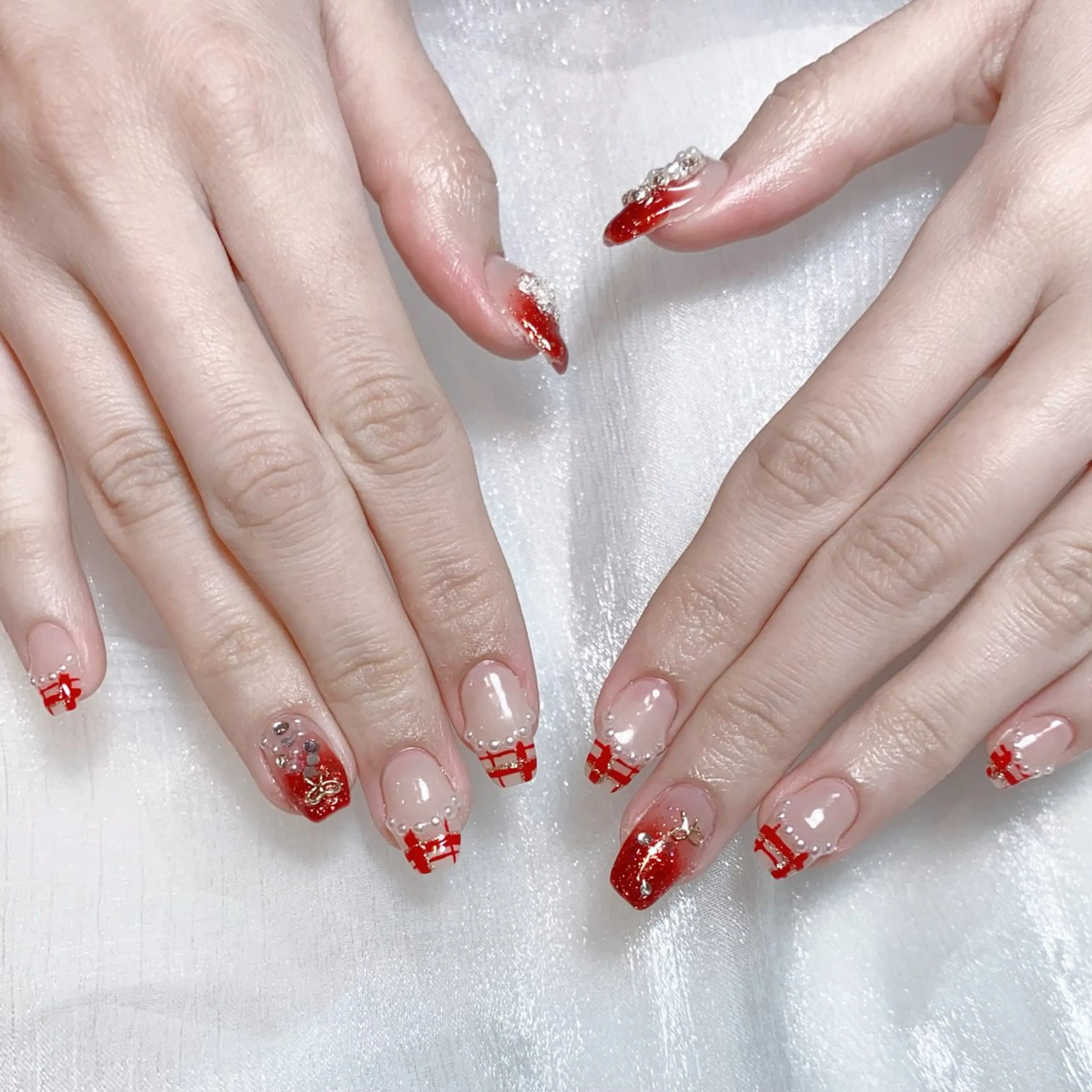 メンズ ネイル メンズ韓国風 アートネイル オーロラネイル ガーリー キラキラネイル Nail salon 木にいるのネイルデザイン