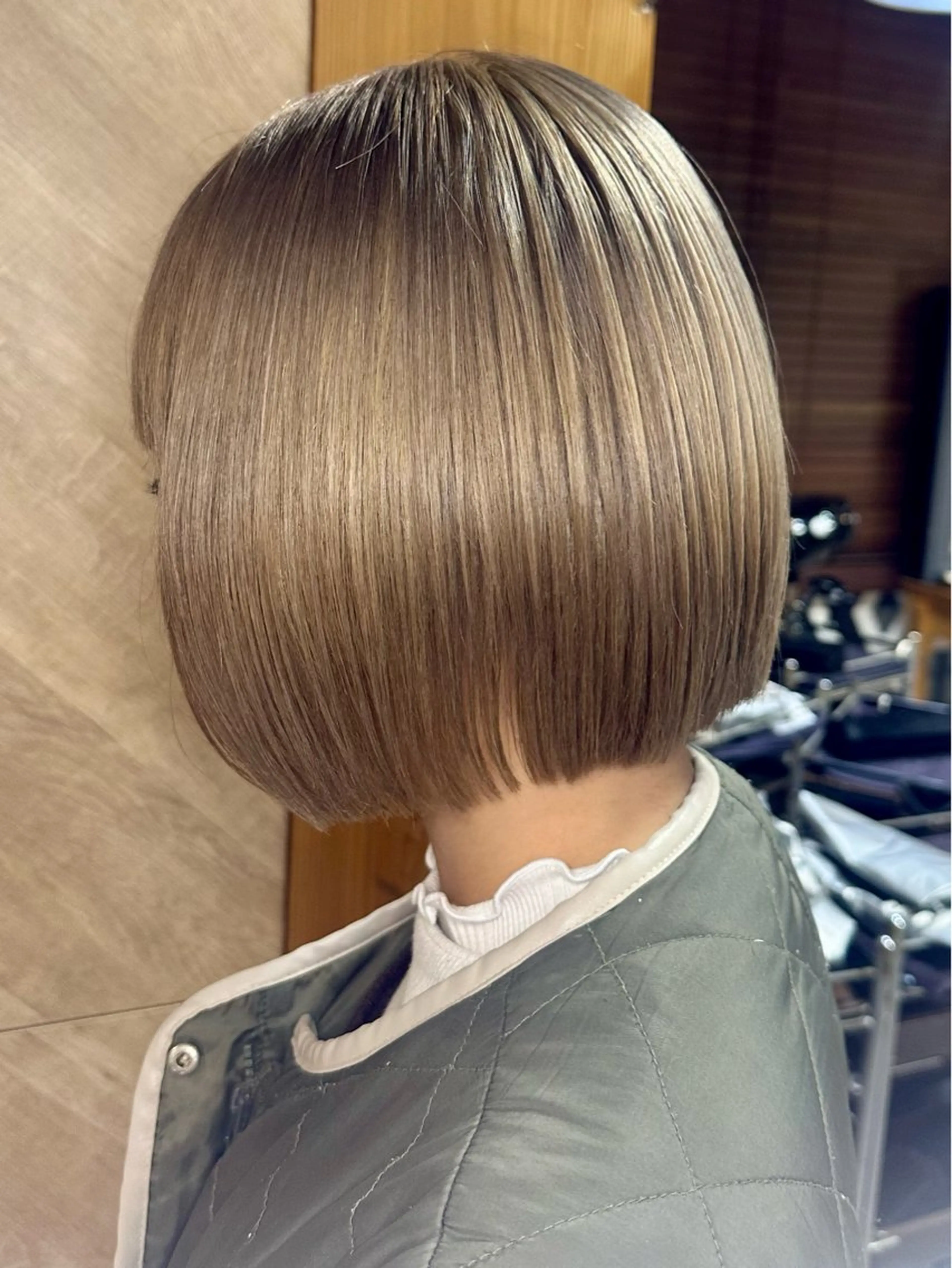 【ミニモ限定】デザインカット＋ダメージレスケアブリーチダブルカラー→￥16,400の写真