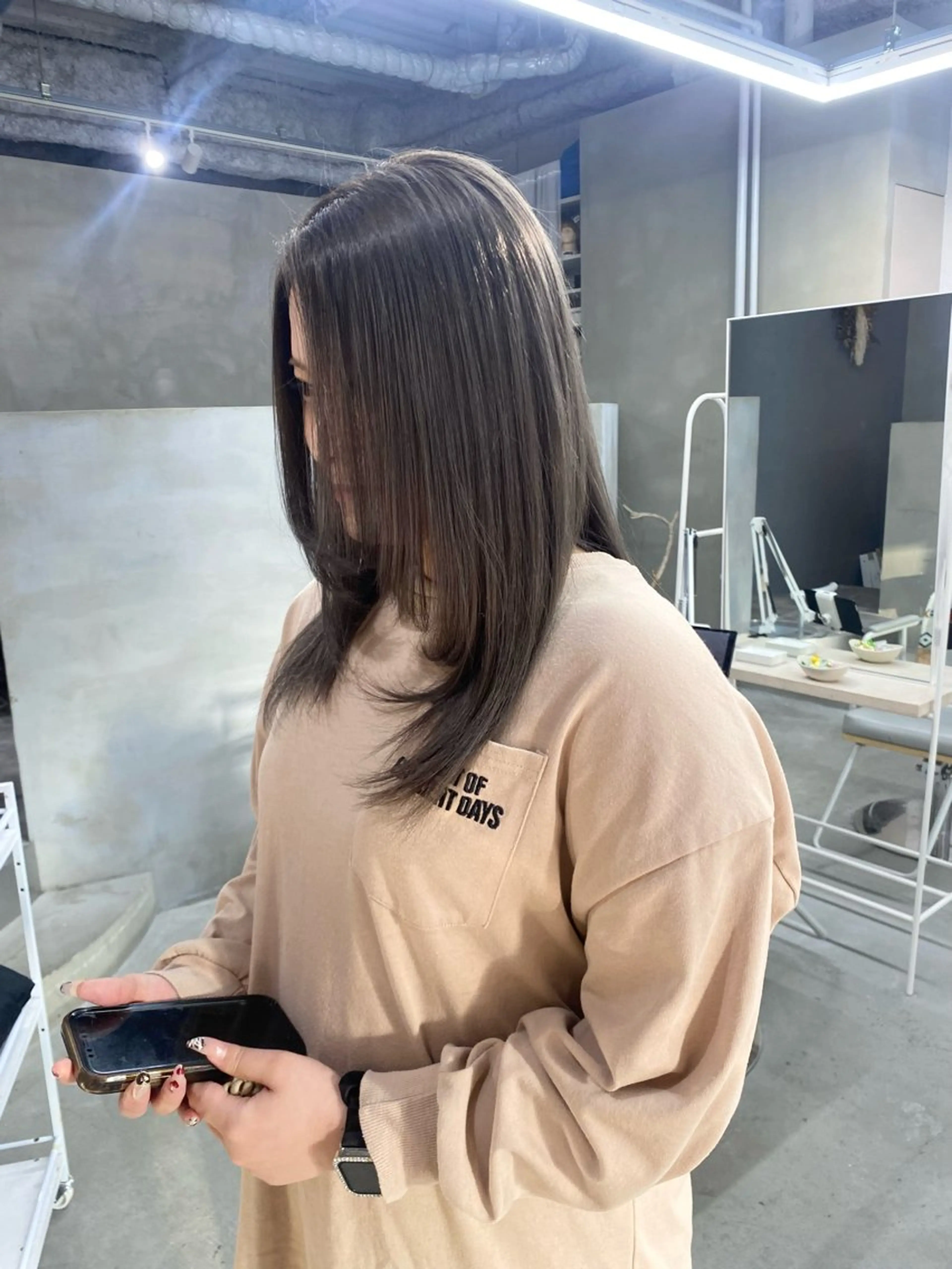 セミロング カラー ブリーチ ヘアカラー トリートメント 前橋 姫奈のヘアスタイル