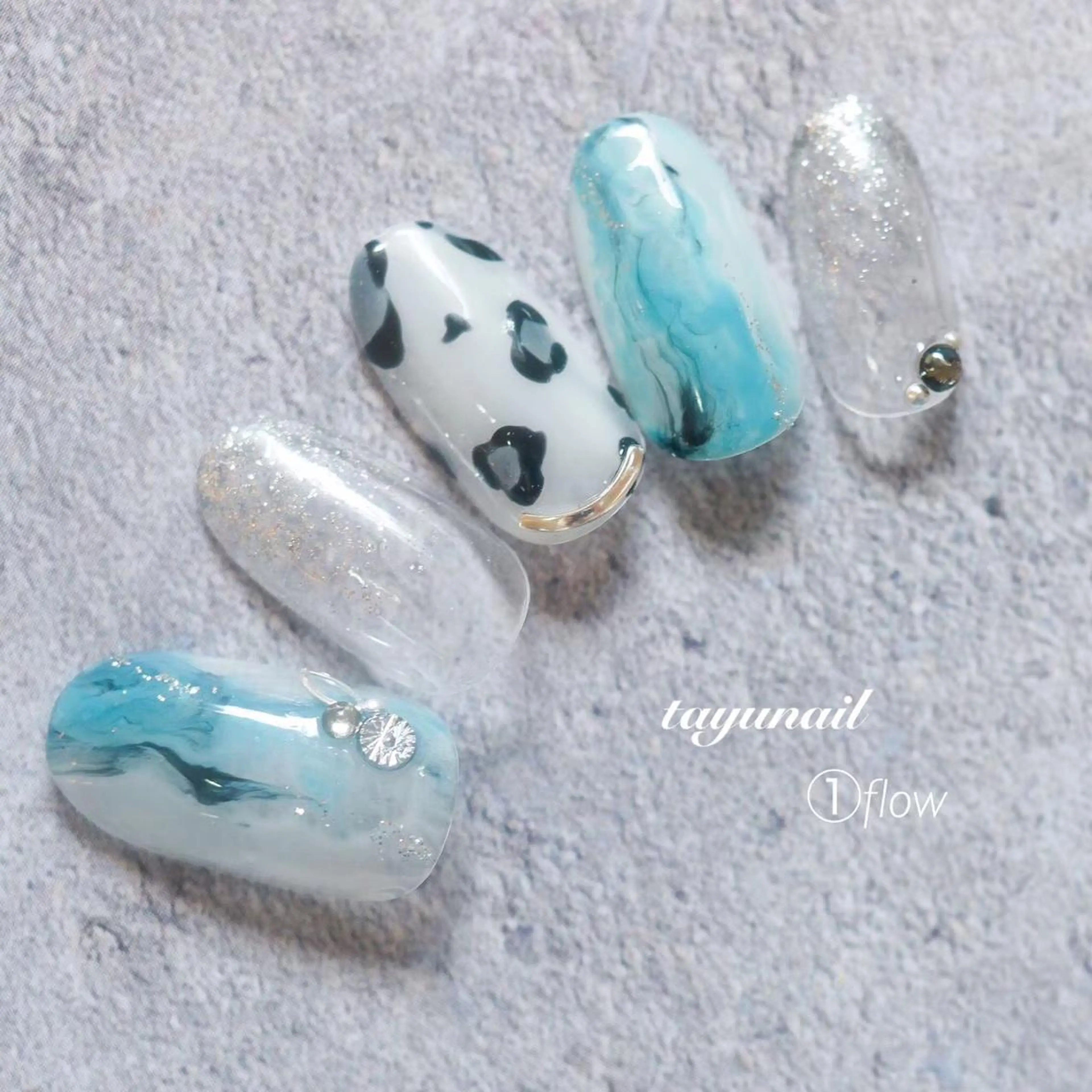 ネイル アニマル柄 アートネイル ブルー ジェルネイル ニュアンスネイル ネイルサロン 【たゆnail】のネイルデザイン
