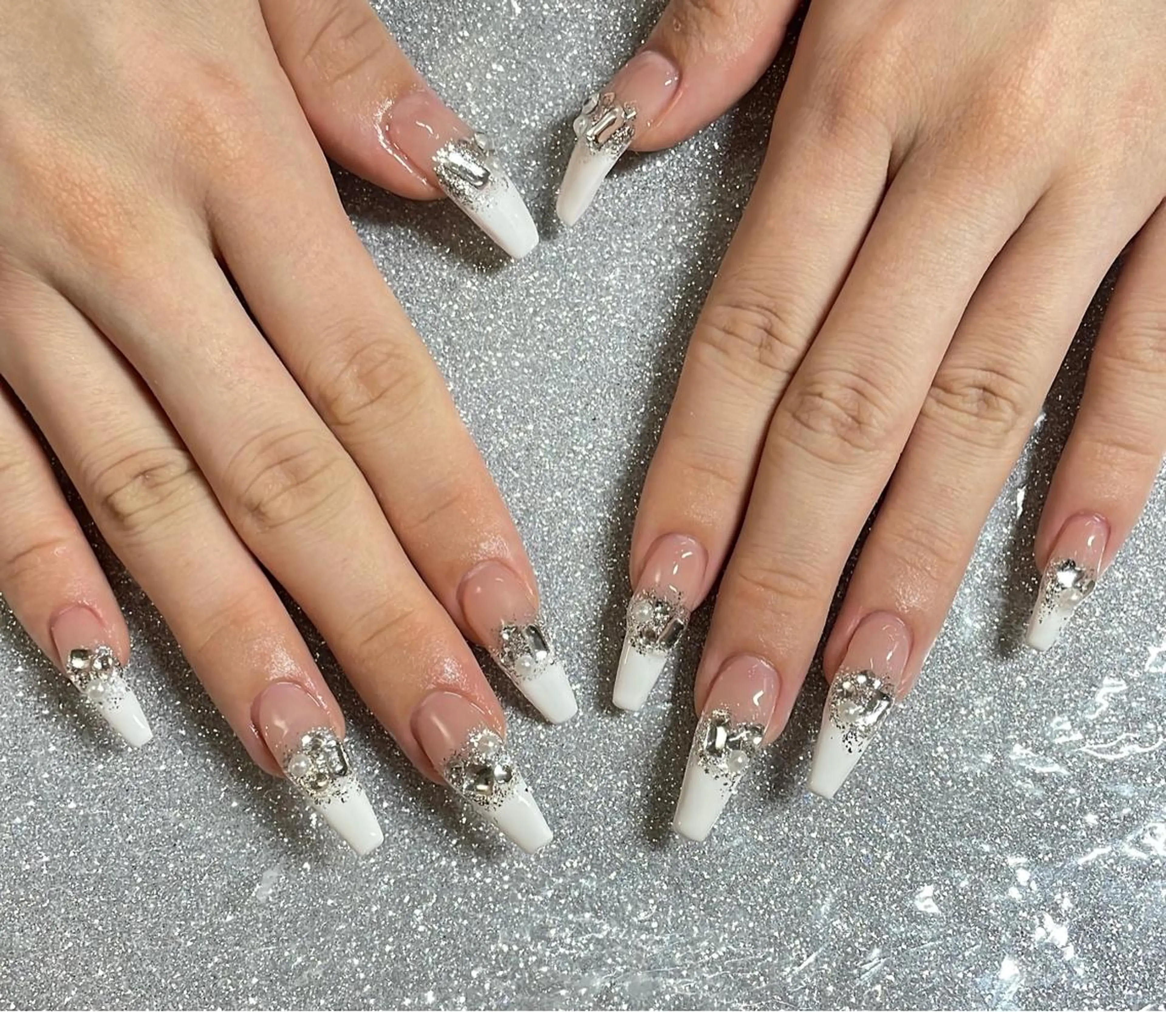 ネイル ハンドネイル VIERU 🌈🎀💖のネイルデザイン