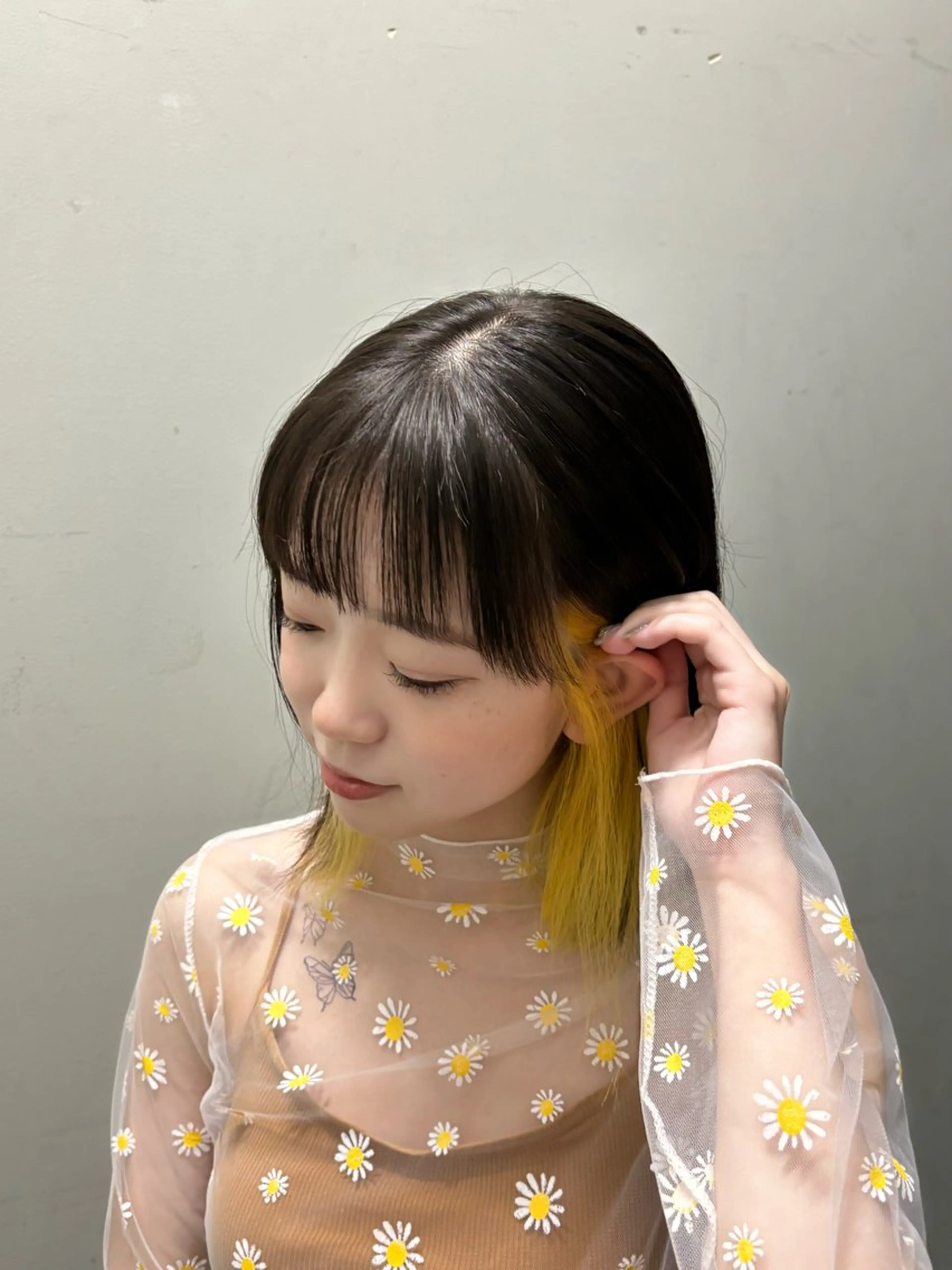 ミディアム カラー モリ アヤノのヘアスタイル