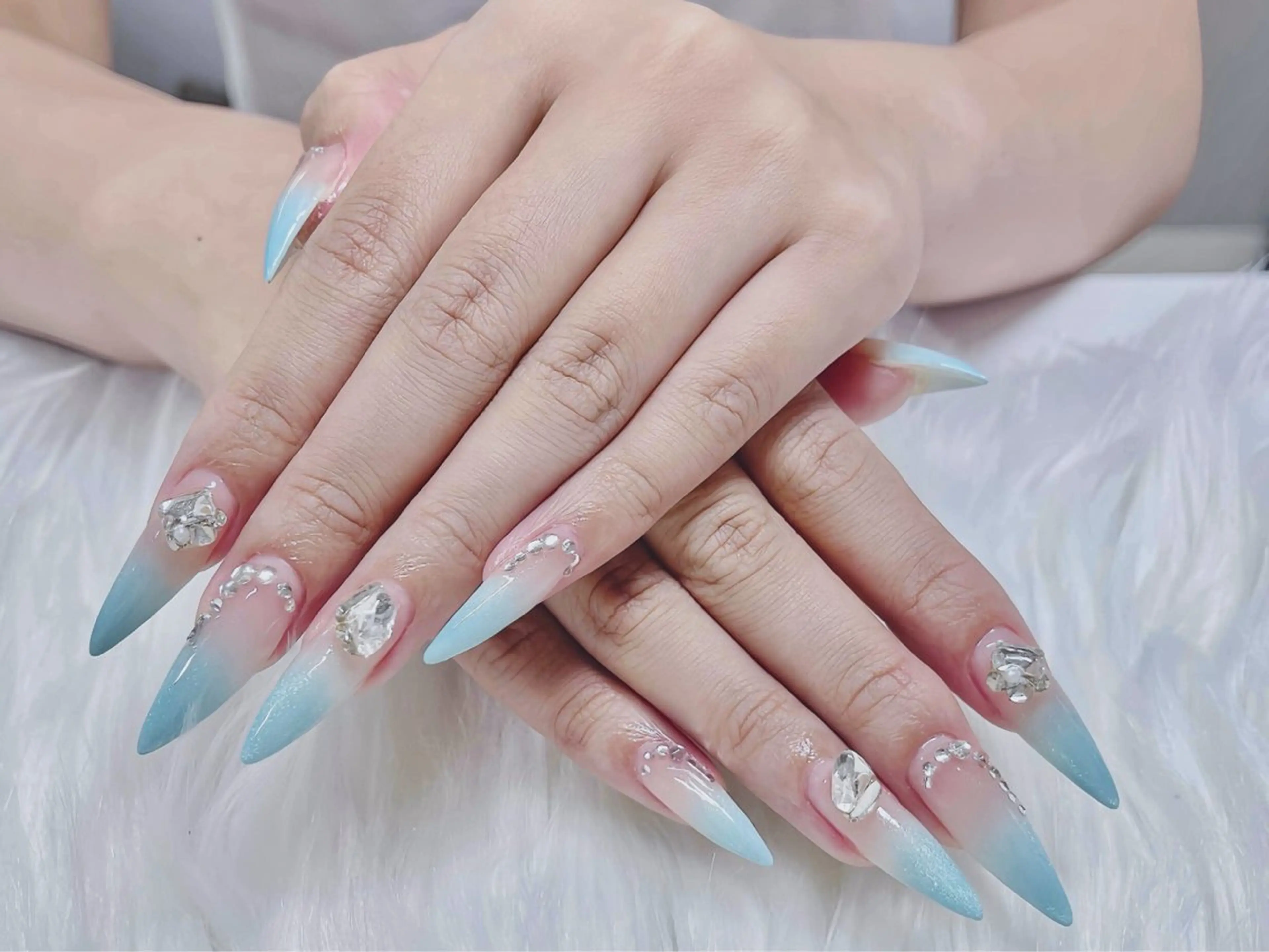 ネイル フットネイル ジェルネイル 韓国ネイル マグネットネイル 持ち込み ハンドネイル Akiko ネイルサロン所属・AKIKO ネイルサロンのネイルデザイン