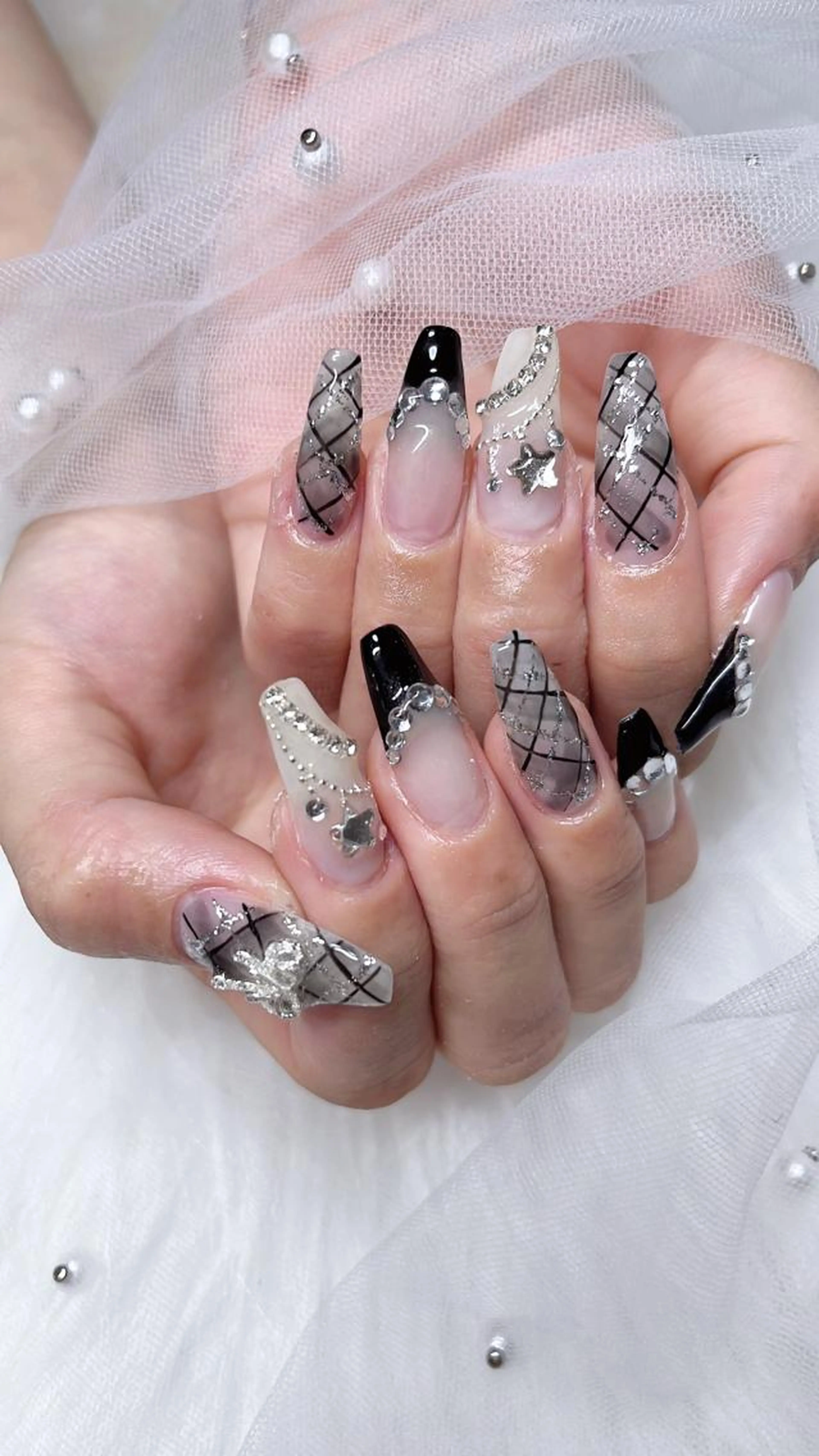 【スカルプ】やり放題14300円 限定大きいストーン パーツ シール全部付け放題の写真