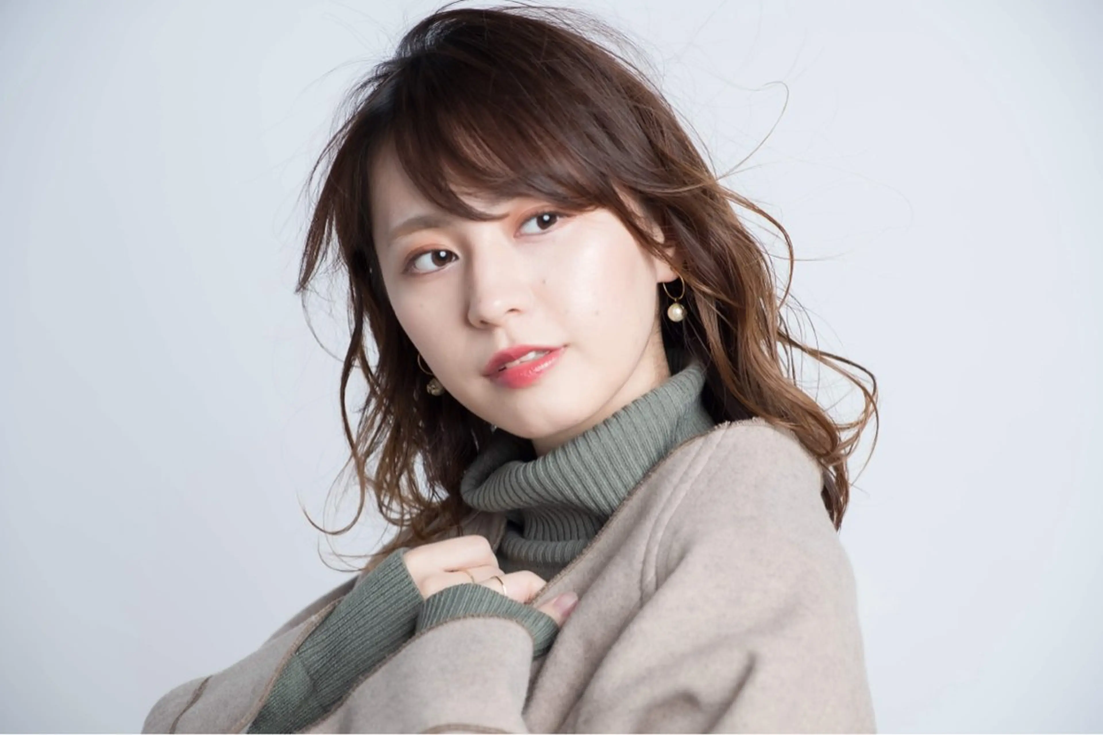 セミロング 福井 茉菜美のヘアスタイル