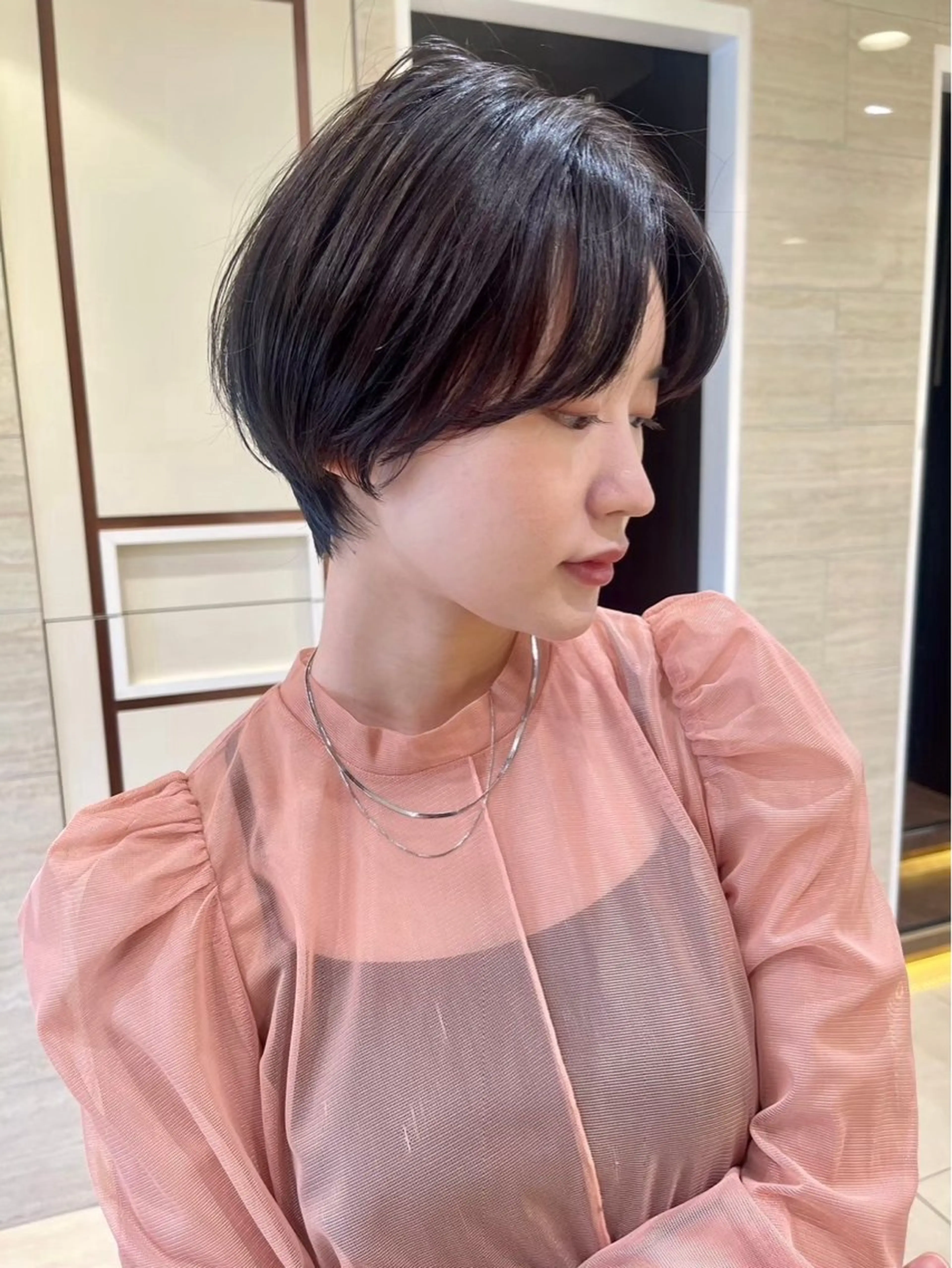 ショート カラー 渡邊 美優のヘアスタイル