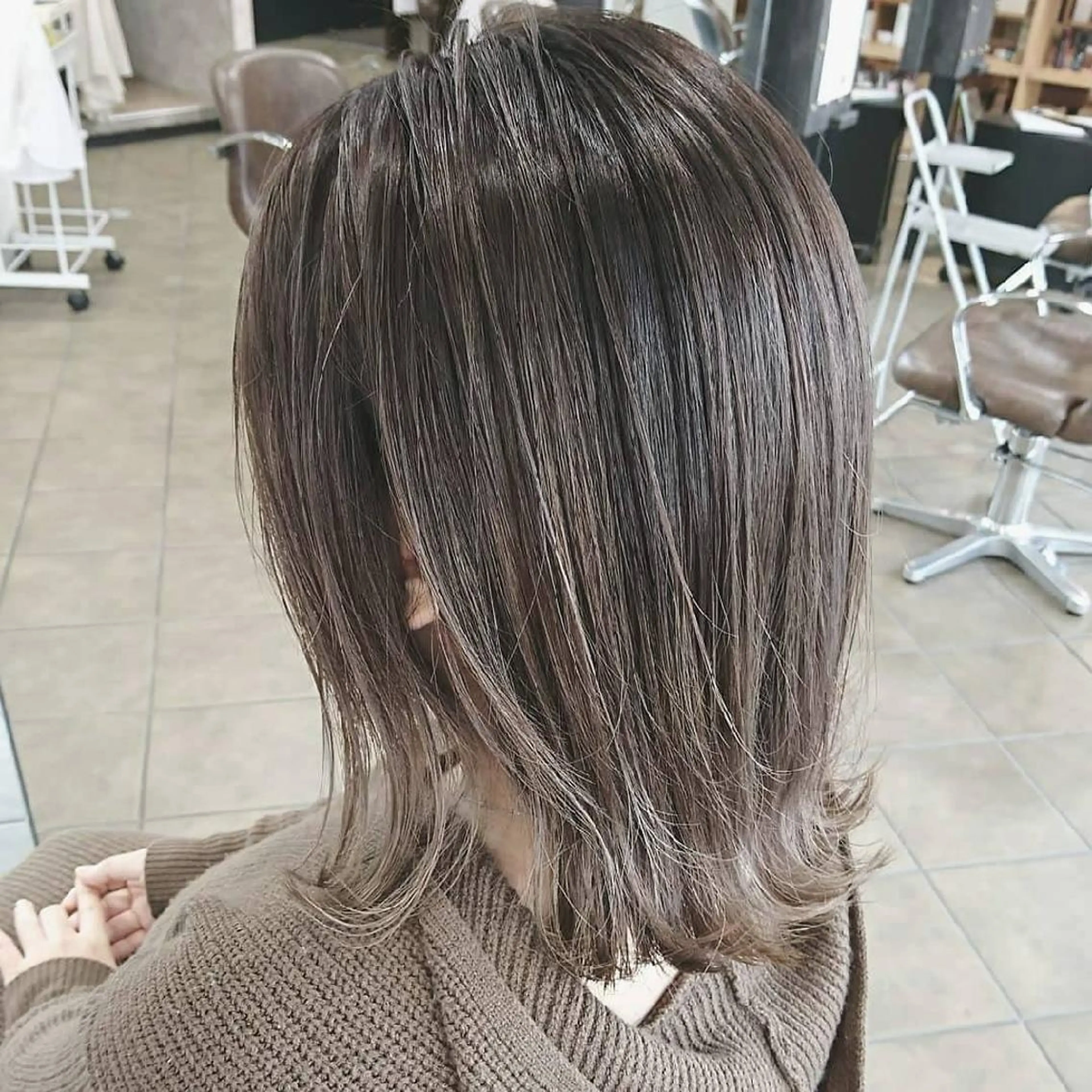 ショート ヘアカラー Luisハイライト　 喜連瓜破、髪質改善のヘアスタイル