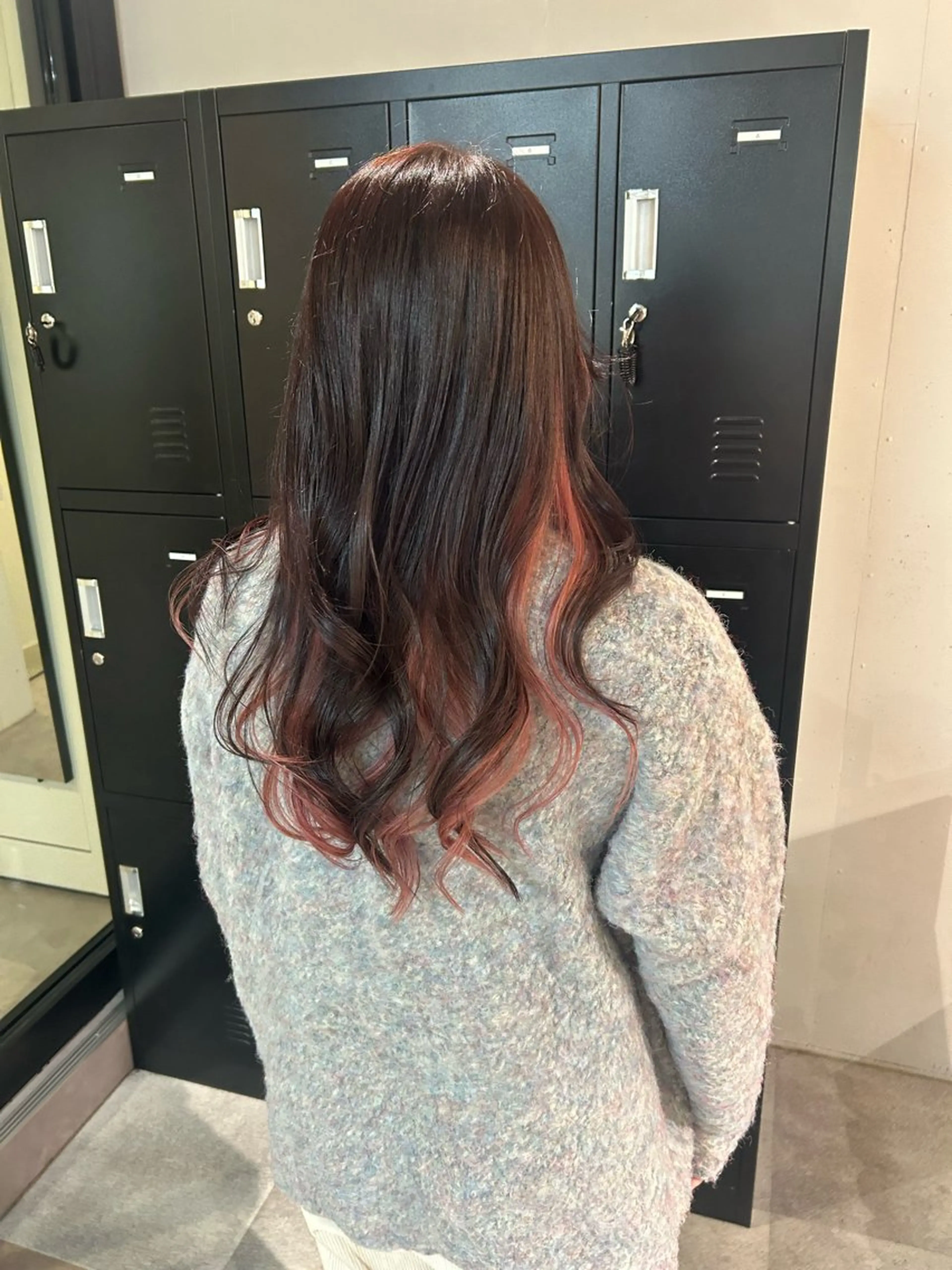 ミディアム カラー インナーカラー ピンクカラー ヘアカラー トリートメント ウルフカット レイヤーカット上柿のヘアスタイル