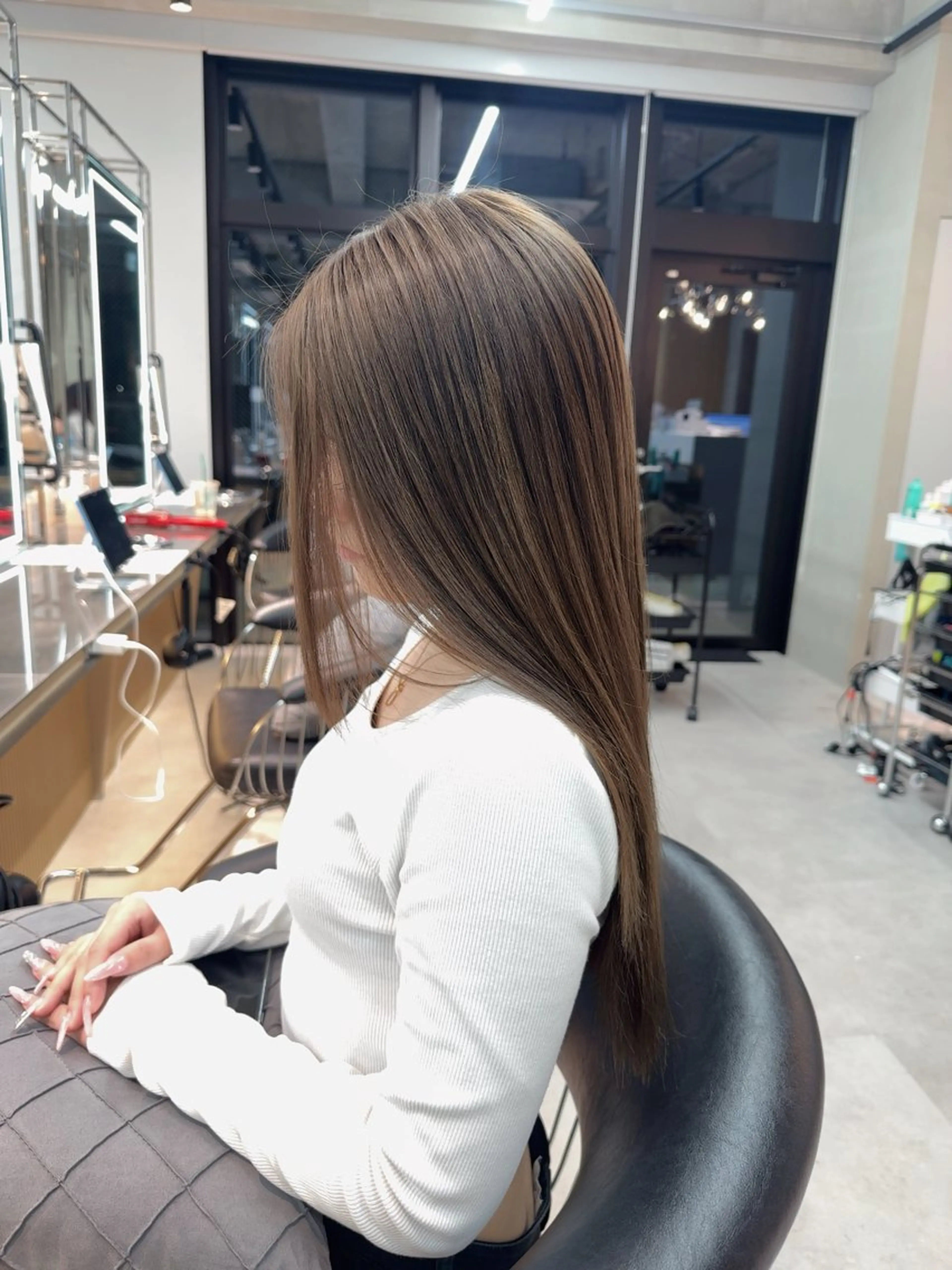 セミロング カラー ベージュカラー レイヤーカット 縮毛矯正 【博多髪質改善】 吉村　清志のヘアスタイル