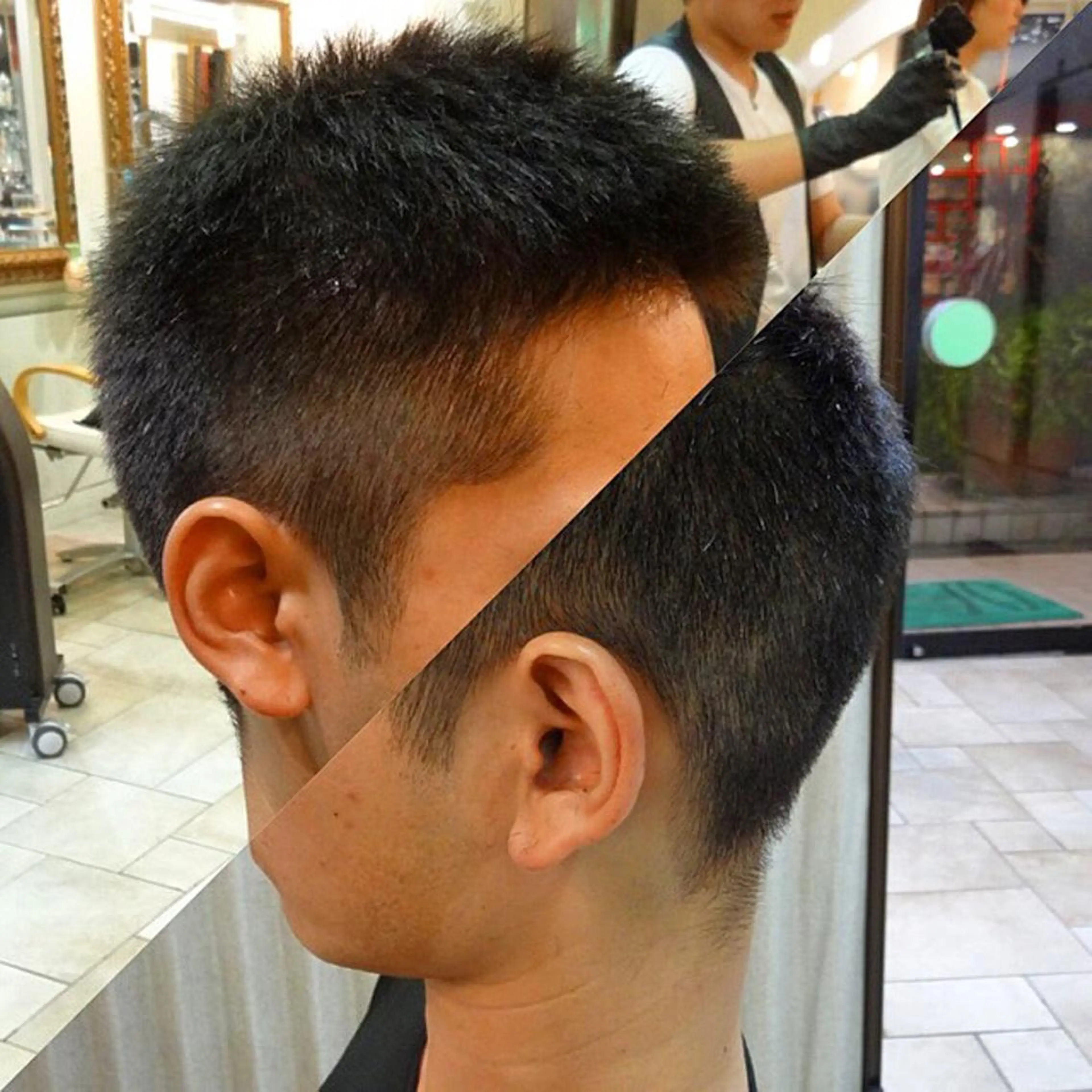 メンズ ✨デザインカラー✨ ハイトーン　森貴章のヘアスタイル