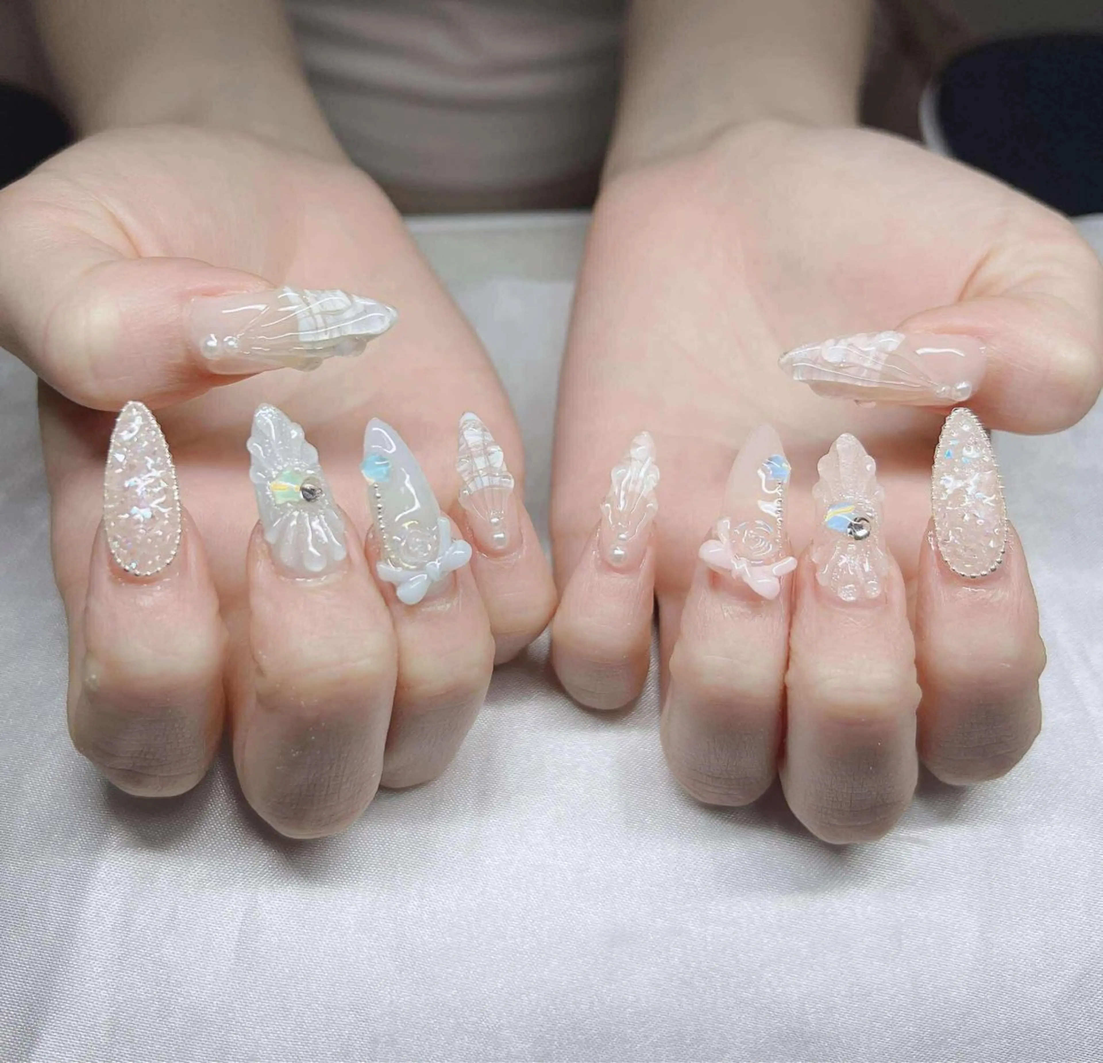 ネイル 長さ出し グラデーション 卒業式 キラキラネイル マグネットネイル Lee Nailsのネイルデザイン