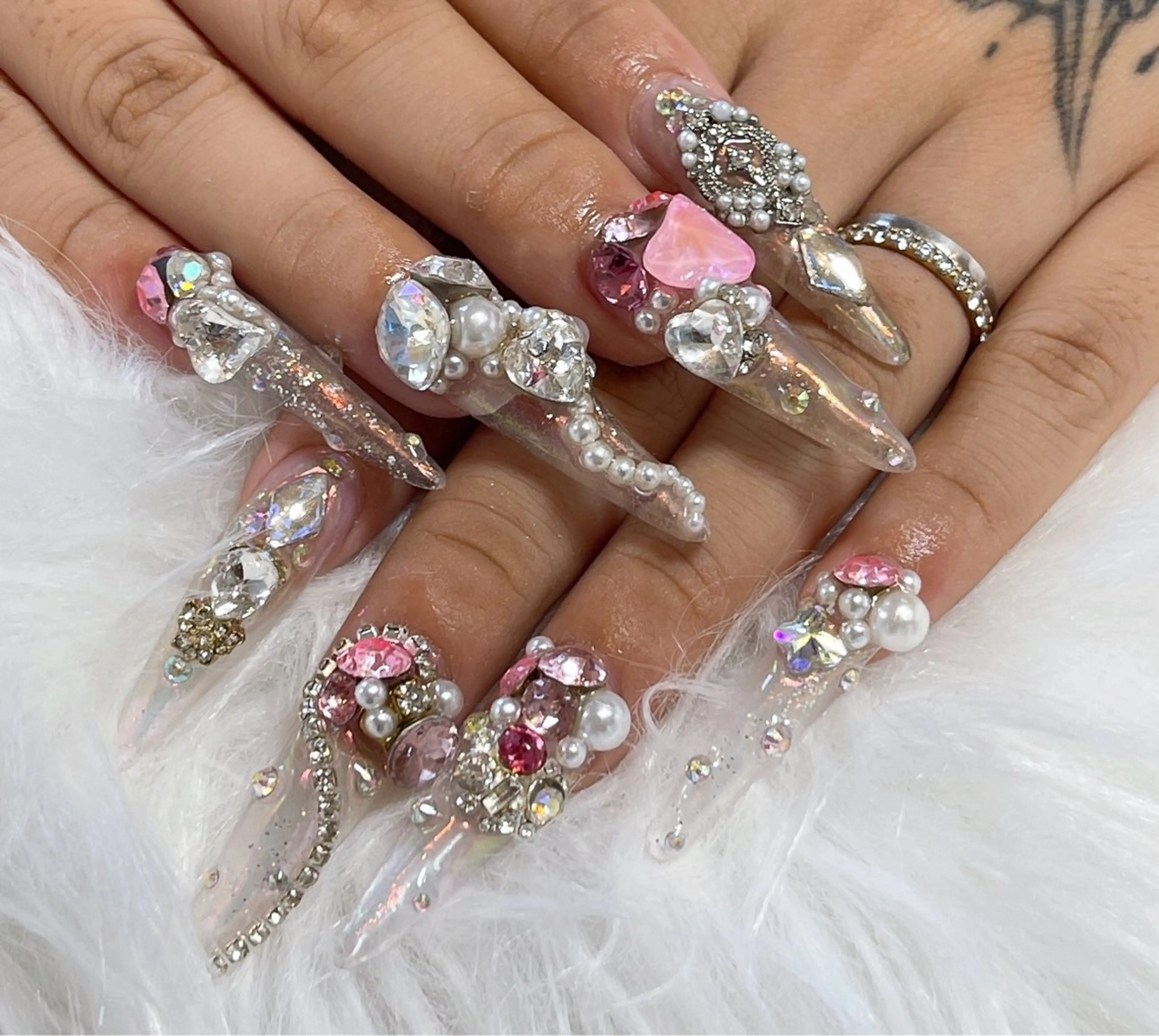 ネイル クリアネイル ロングネイル 持ち込み スカルプネイル ストーンネイル おうちサロン by maururuのネイルデザイン