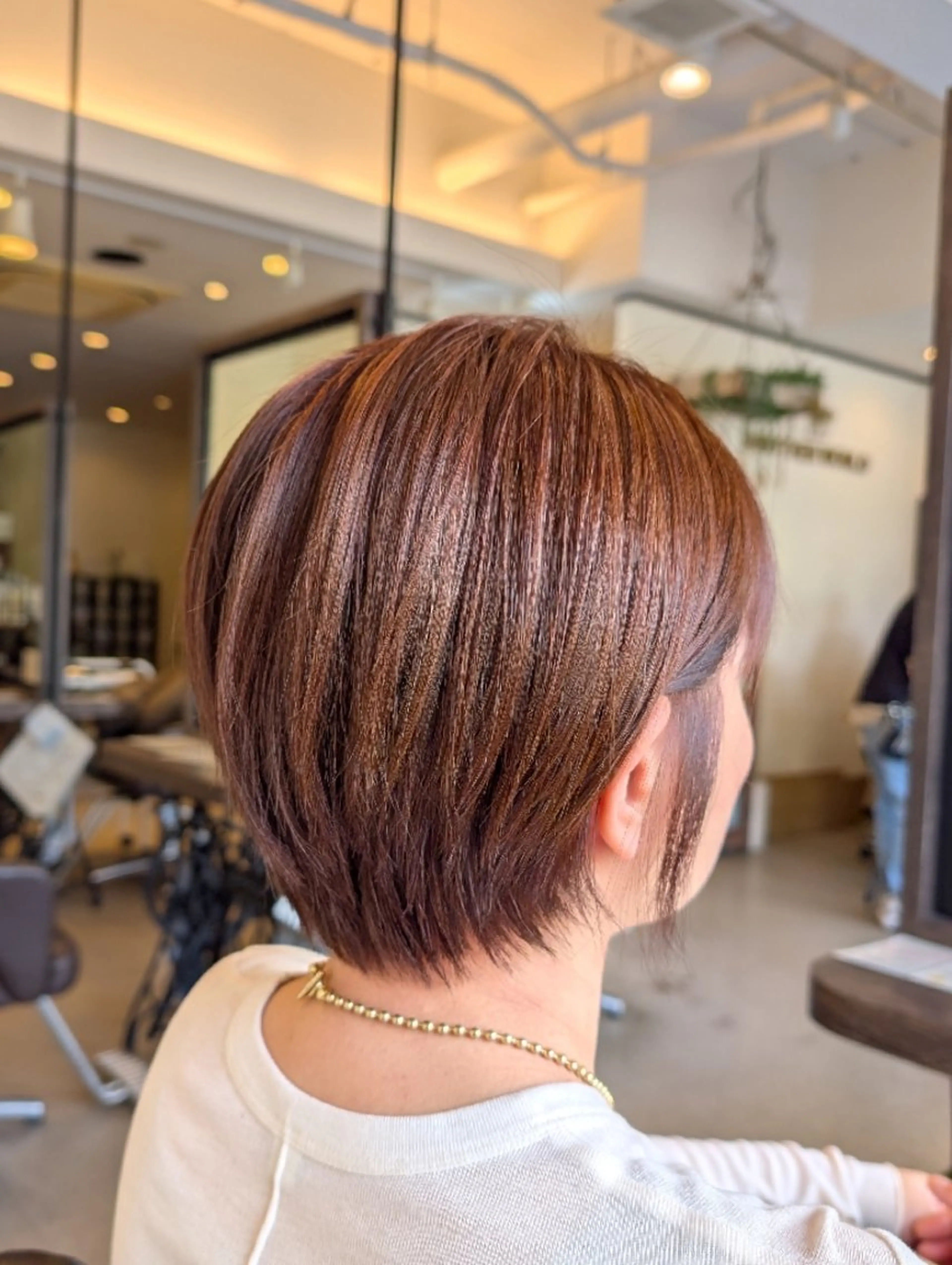 ショート カラー カット ヘアカラー 吉田 彩のヘアスタイル