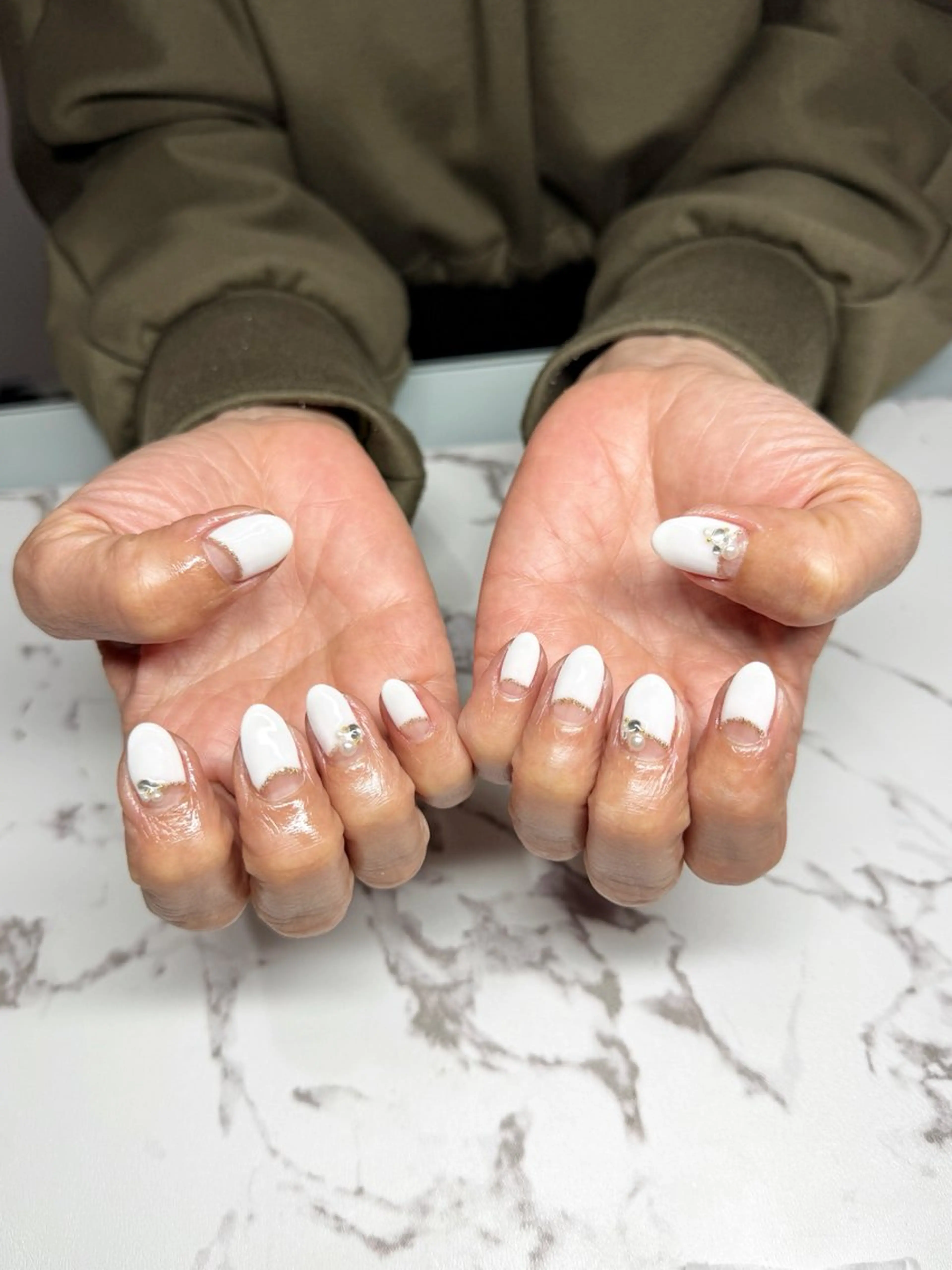 ネイル フレンチネイル 逆フレンチ ハンドネイル フットネイル Chitti yuuriのネイルデザイン