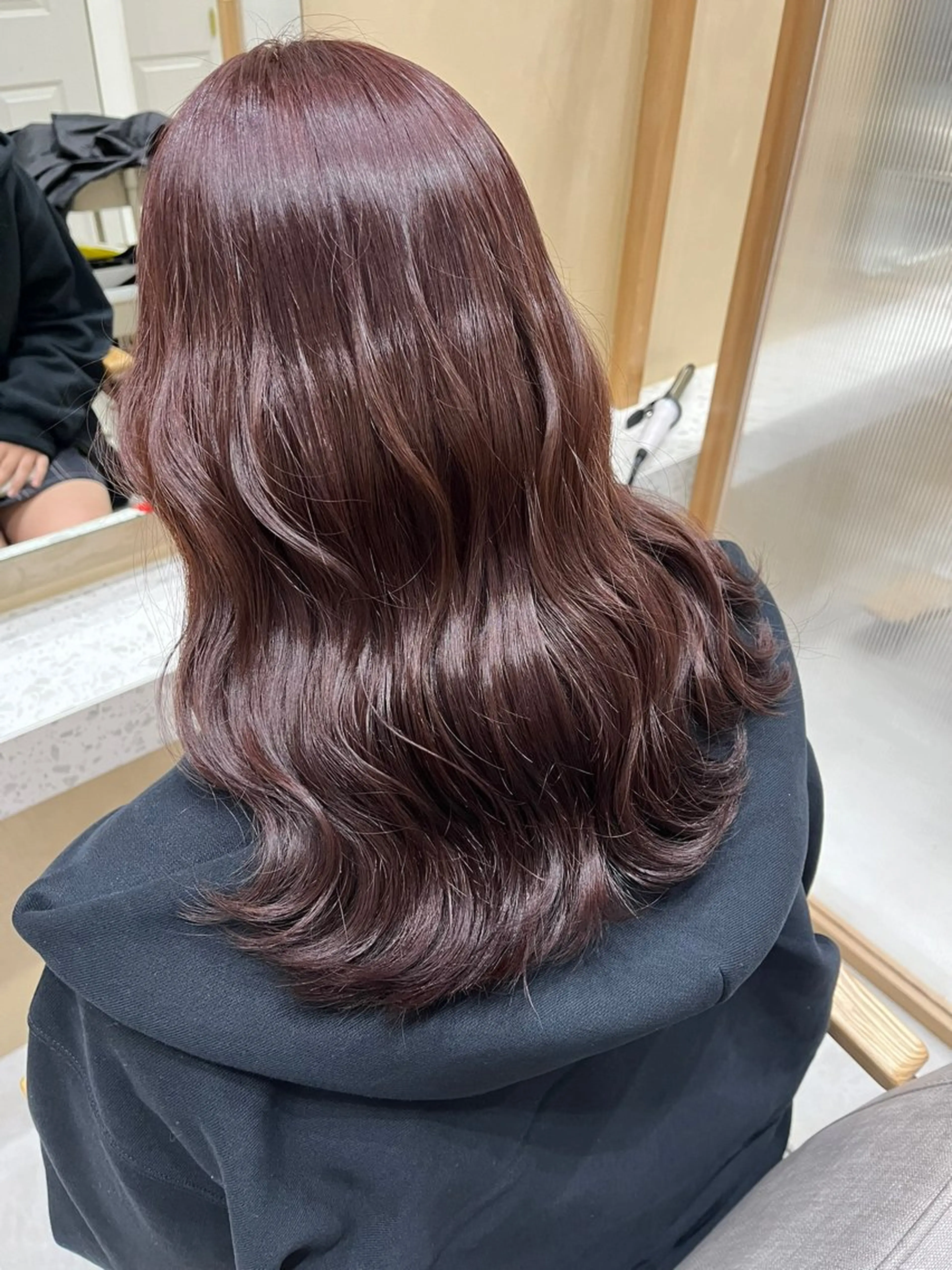 セミロング カラー ヘアアレンジ カット ヘアカラー 暖色韓国ヘア🤍 保科侑花のヘアスタイル