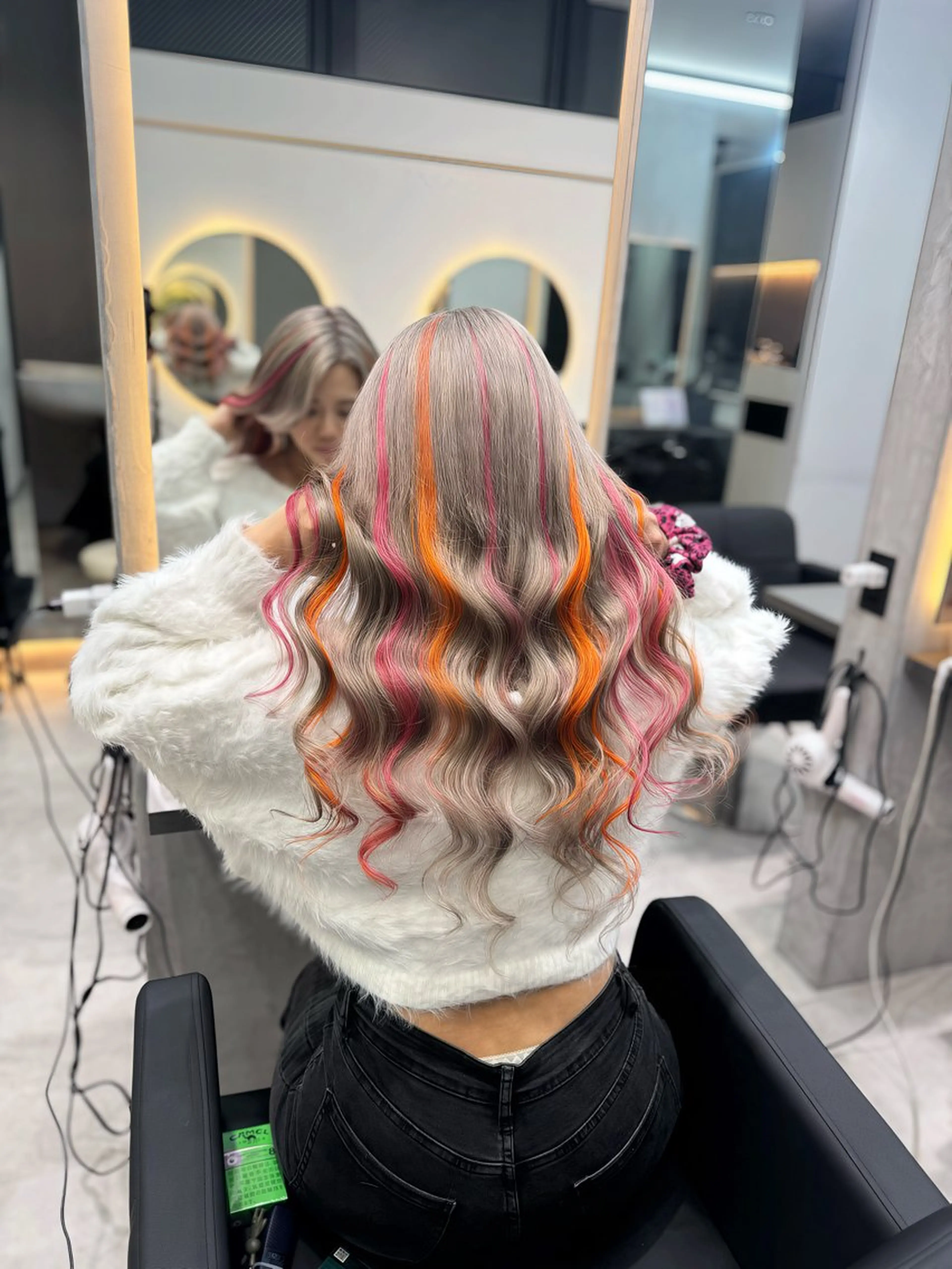 ロング カラー ロング ヘアカラー エクステ ギャルの女神/ Shionのヘアスタイル