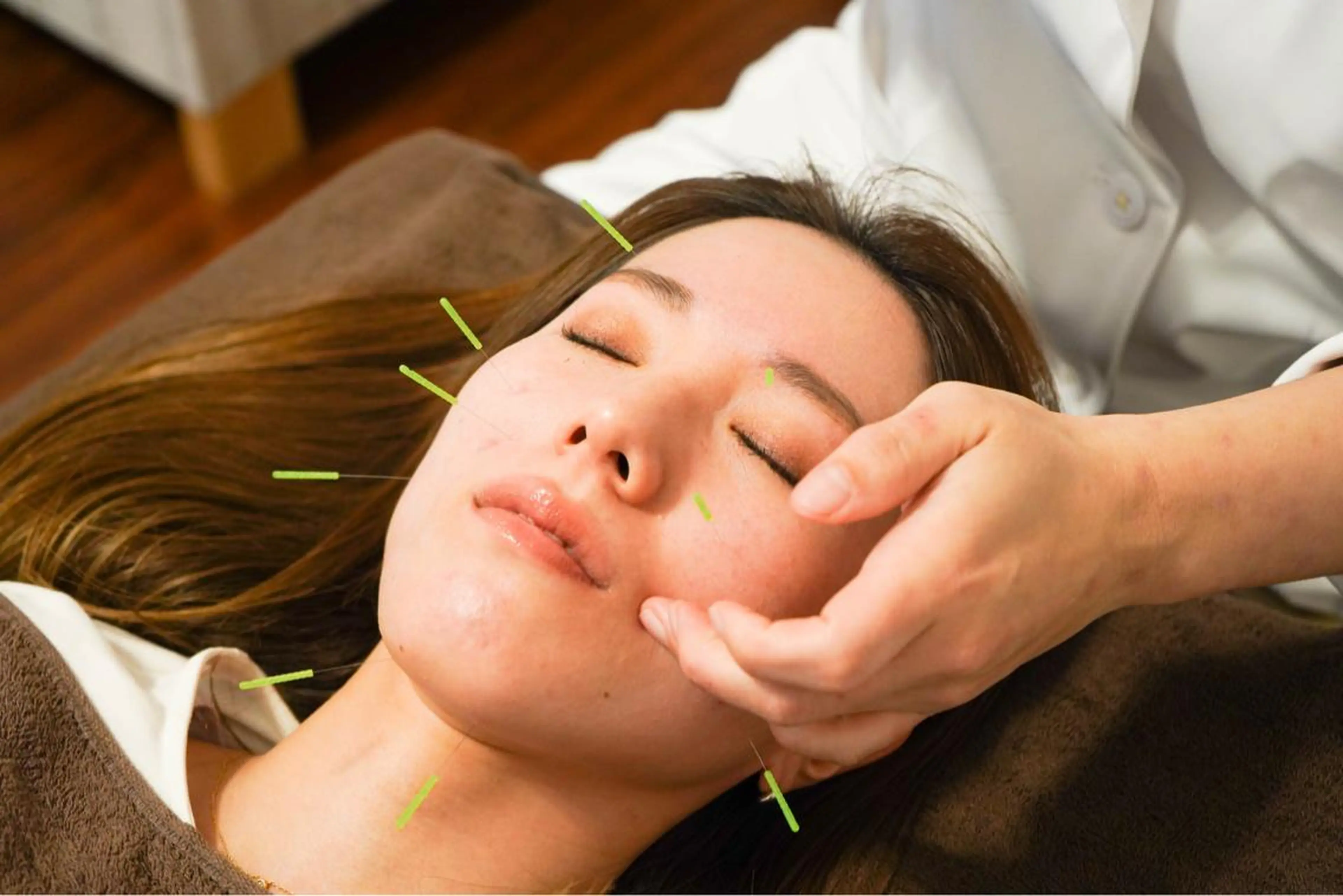 ハルノハナ鍼灸治療院丸の内院所属・鍼灸師による リラクのエステ・リラクイメージ