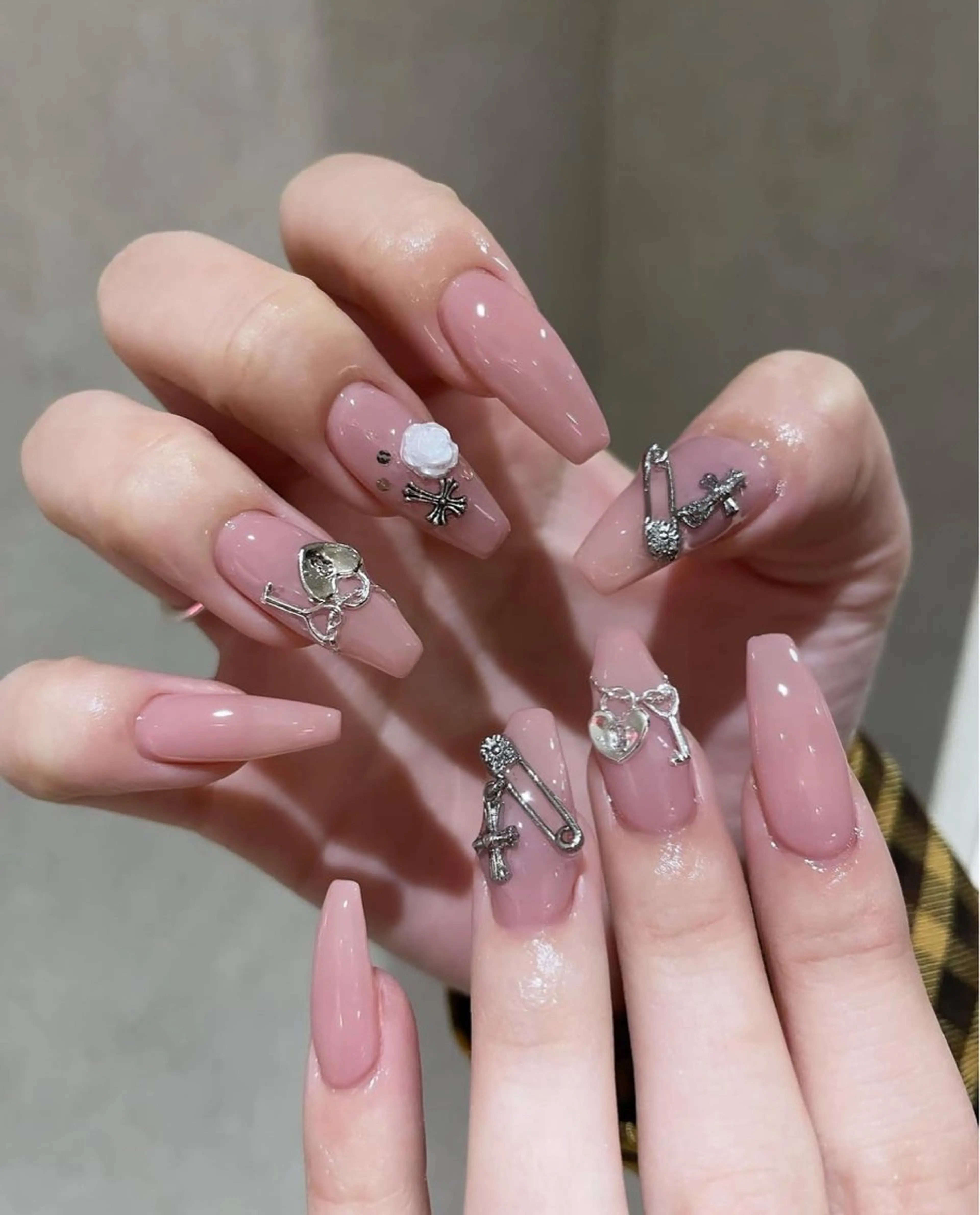 ネイル アートネイル オーロラネイル チークネイル 長さ出し フットネイル ハンドネイル Blossom nail_研修のネイルデザイン