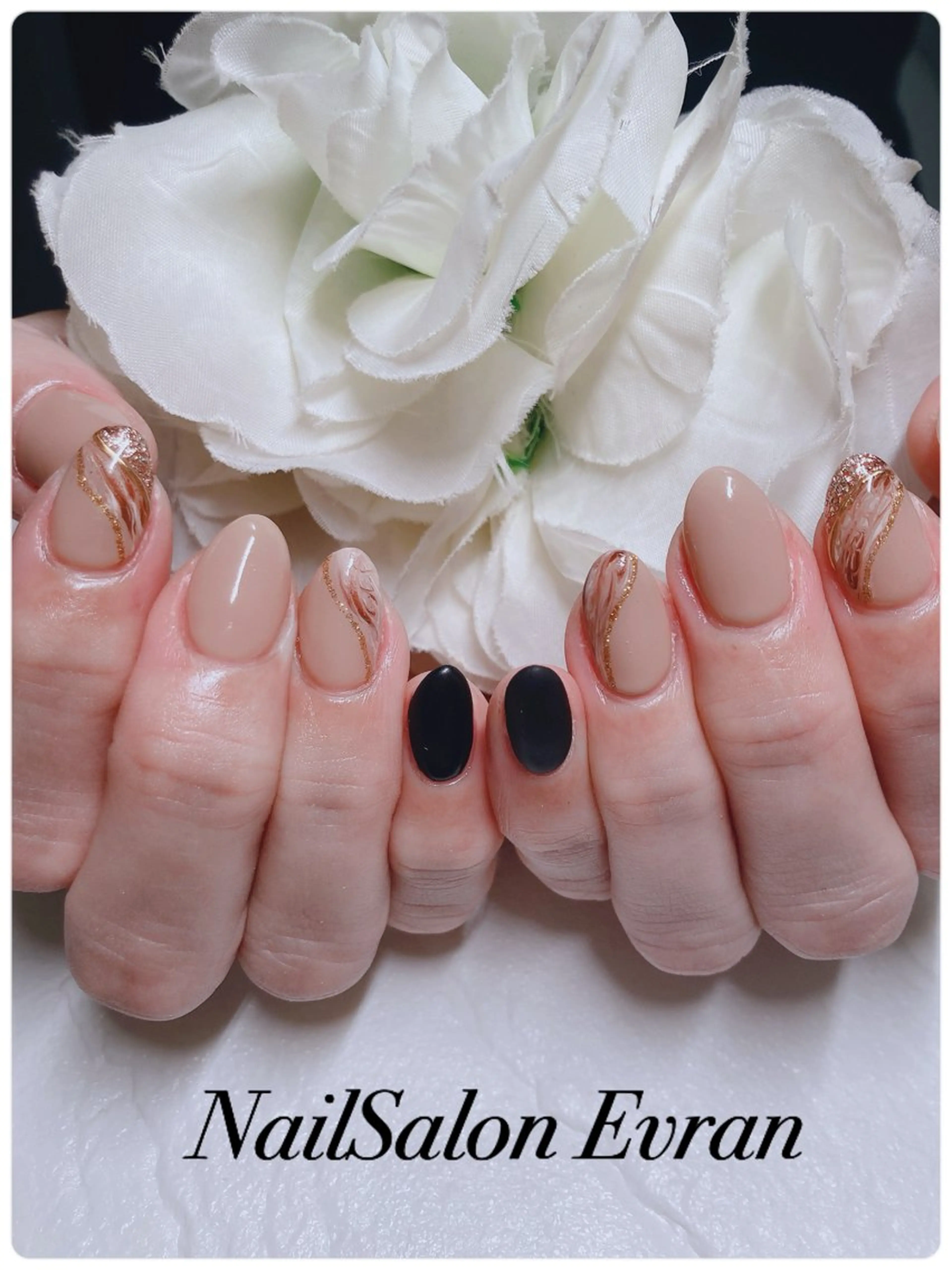 ネイル アートネイル フレンチネイル マグネットネイル 持ち込み ニュアンスネイル ハンドネイル Nail salon Evranのネイルデザイン