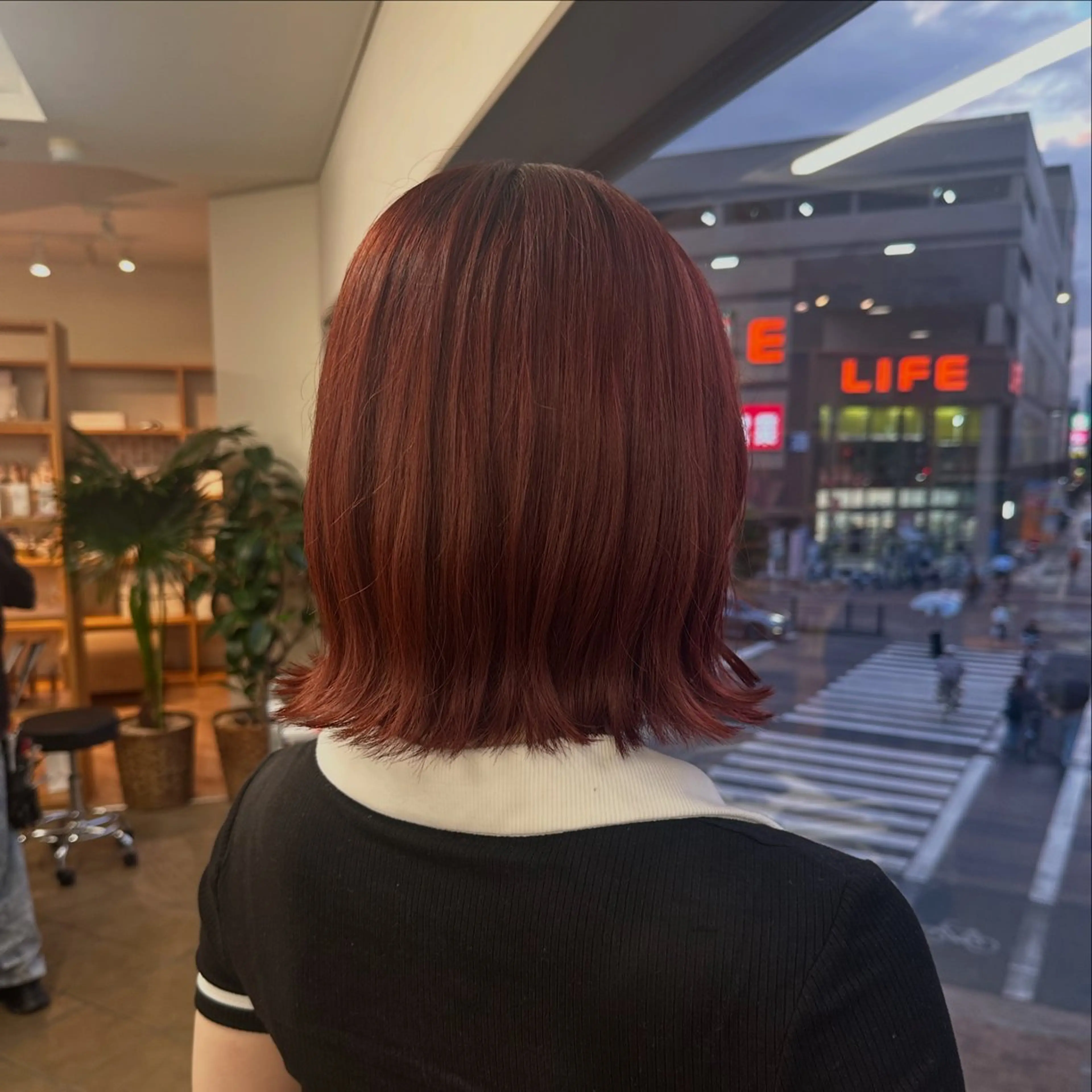 ショート カラー ブラウンカラー ピンクカラー ピンクブラウン 岡山 紗里奈のヘアスタイル
