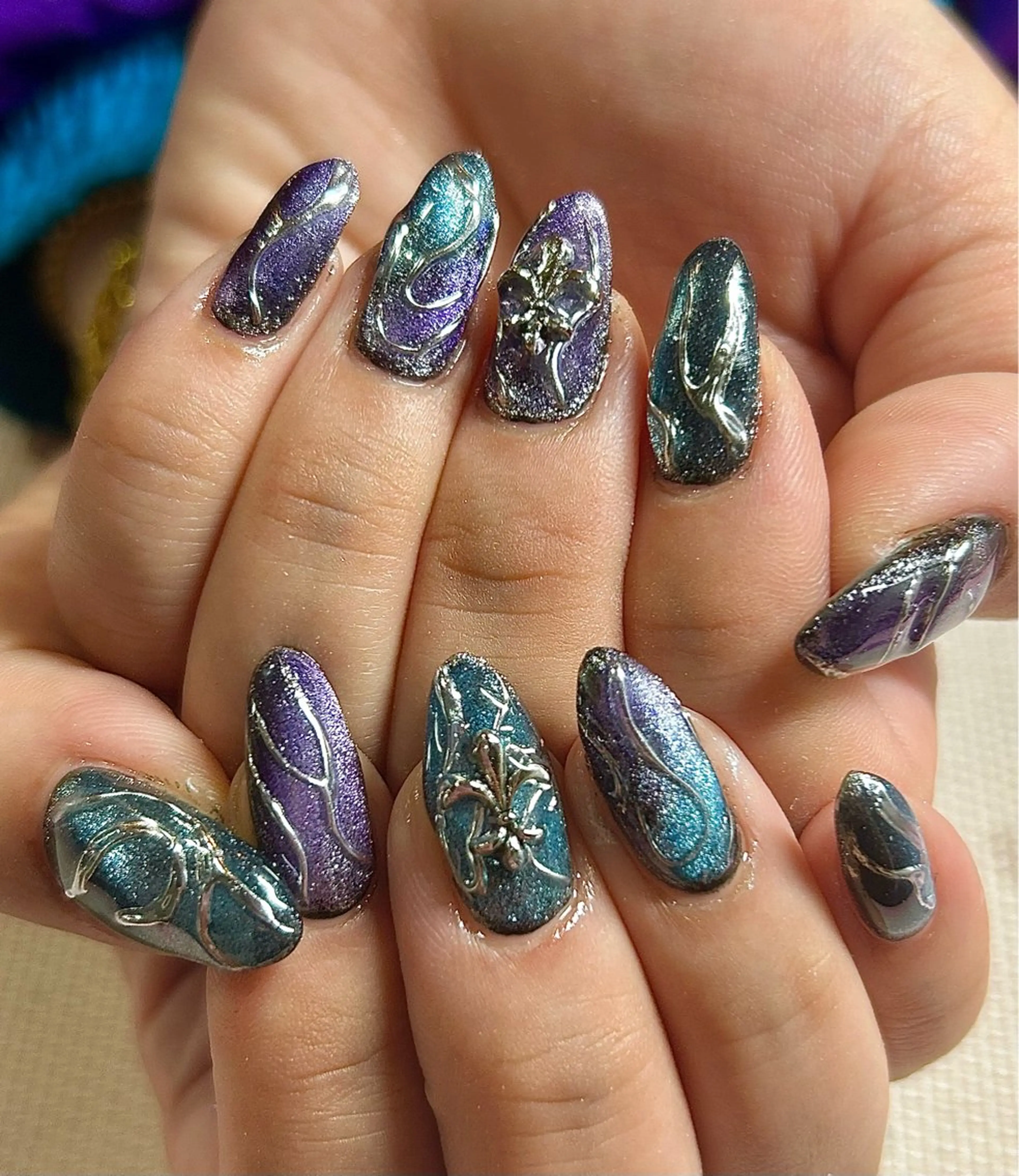 ネイル マグネットネイル ミラーネイル ハンドネイル mibu⭐︎ 髙橋のネイルデザイン