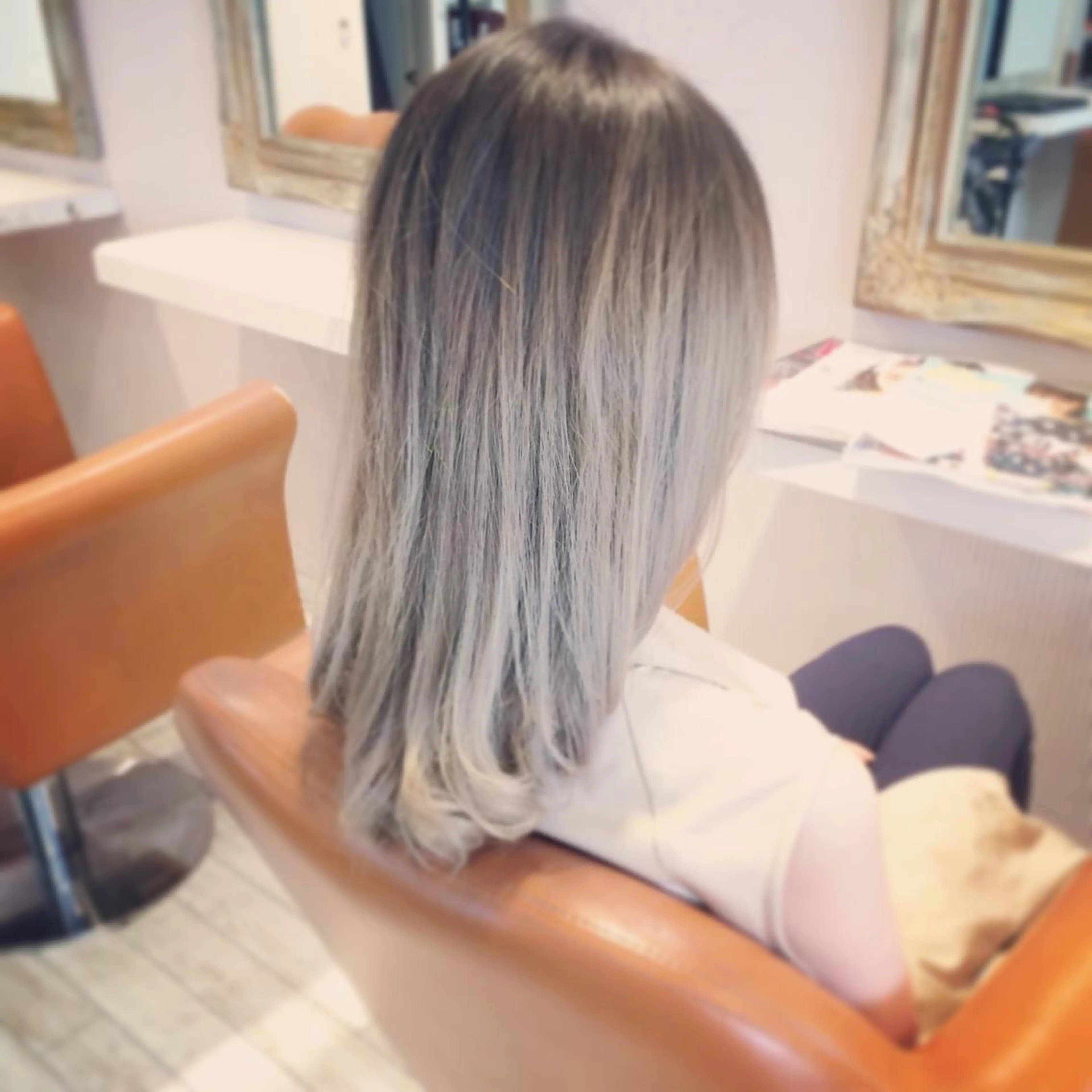 セミロング ロング カラー グラデーションカラー グレージュ kazufumi ..のヘアスタイル