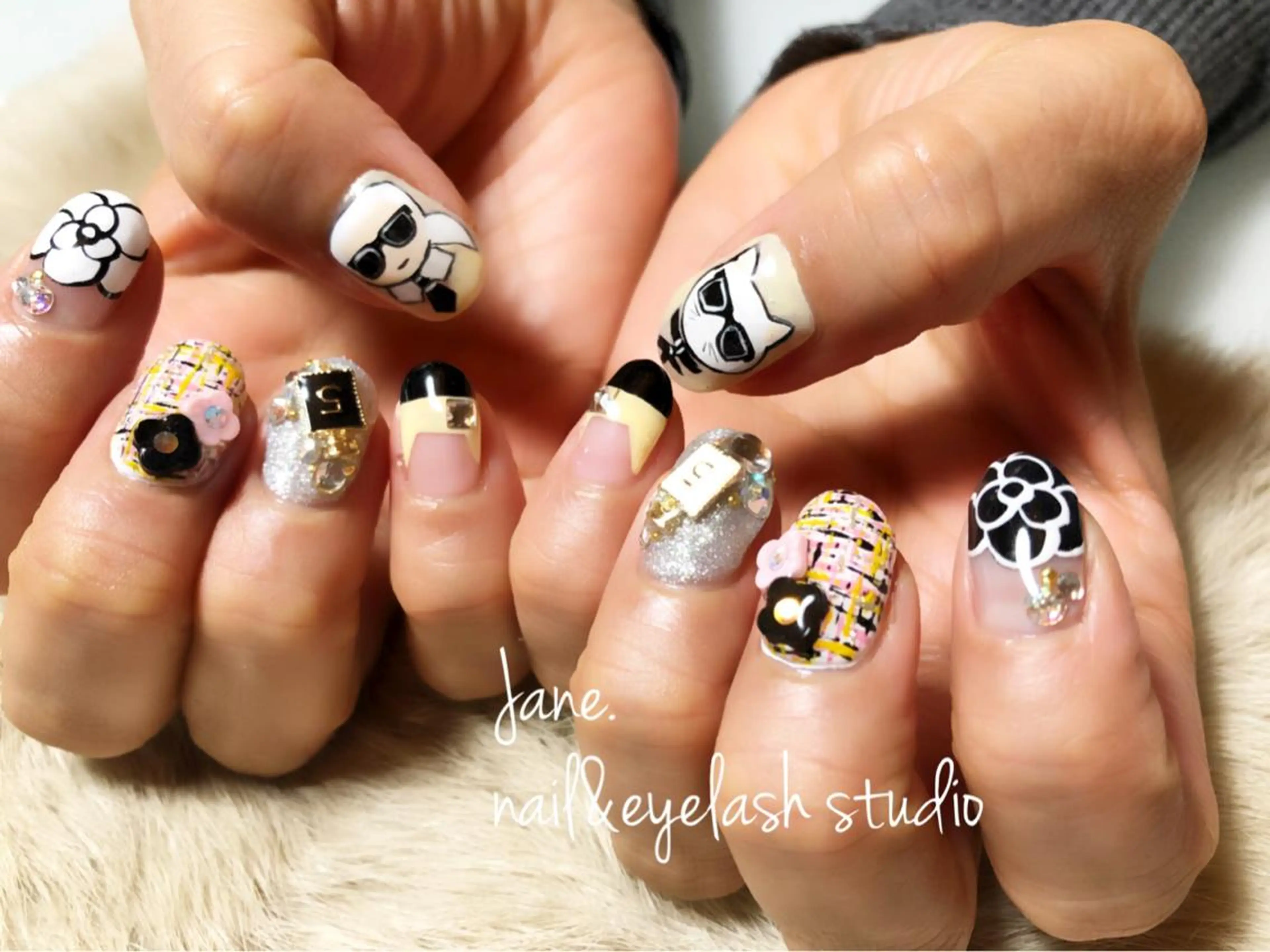 ネイル Yakko pas á pasのネイルデザイン