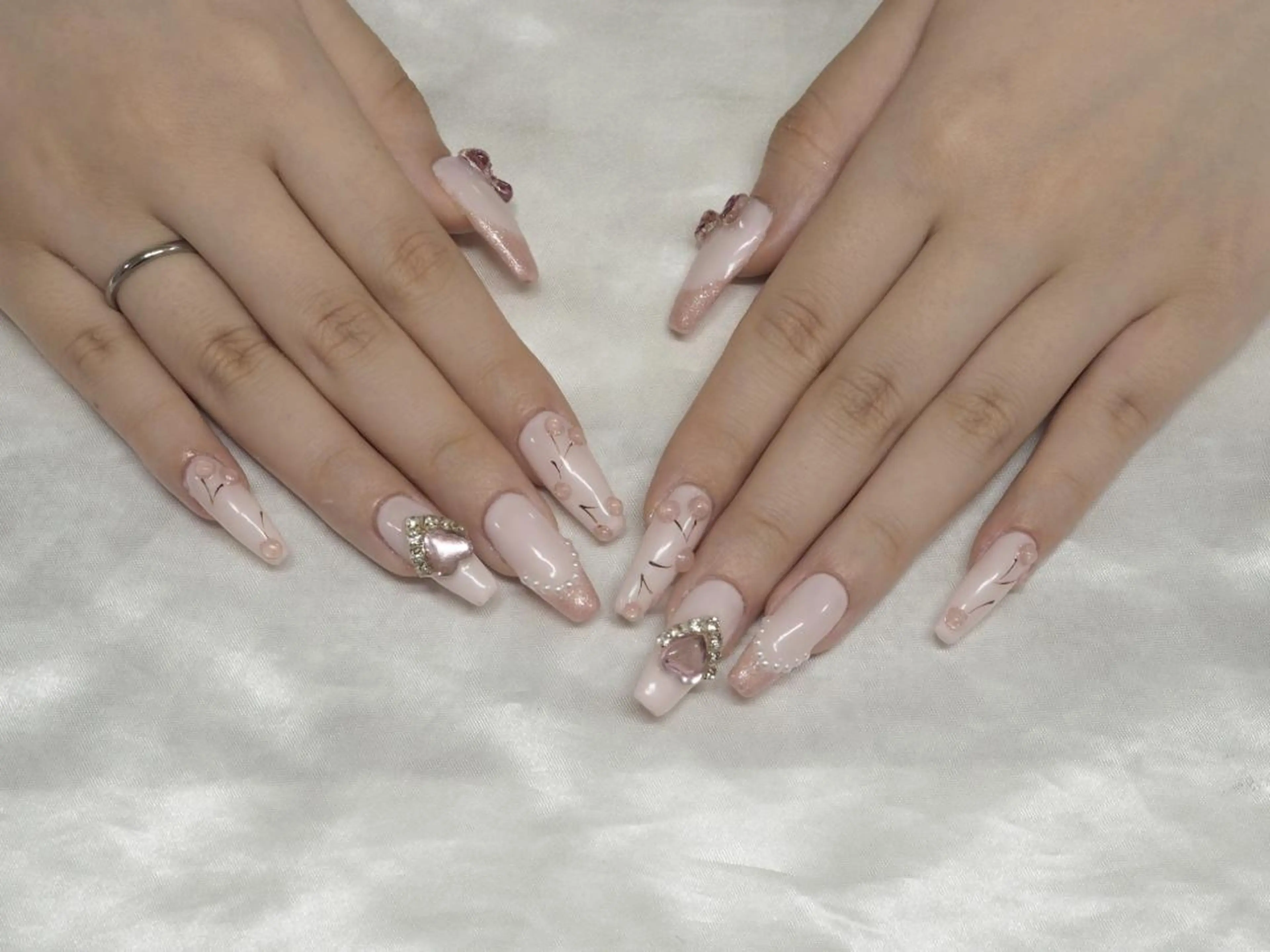 ネイル 魚谷 日菜のネイルデザイン