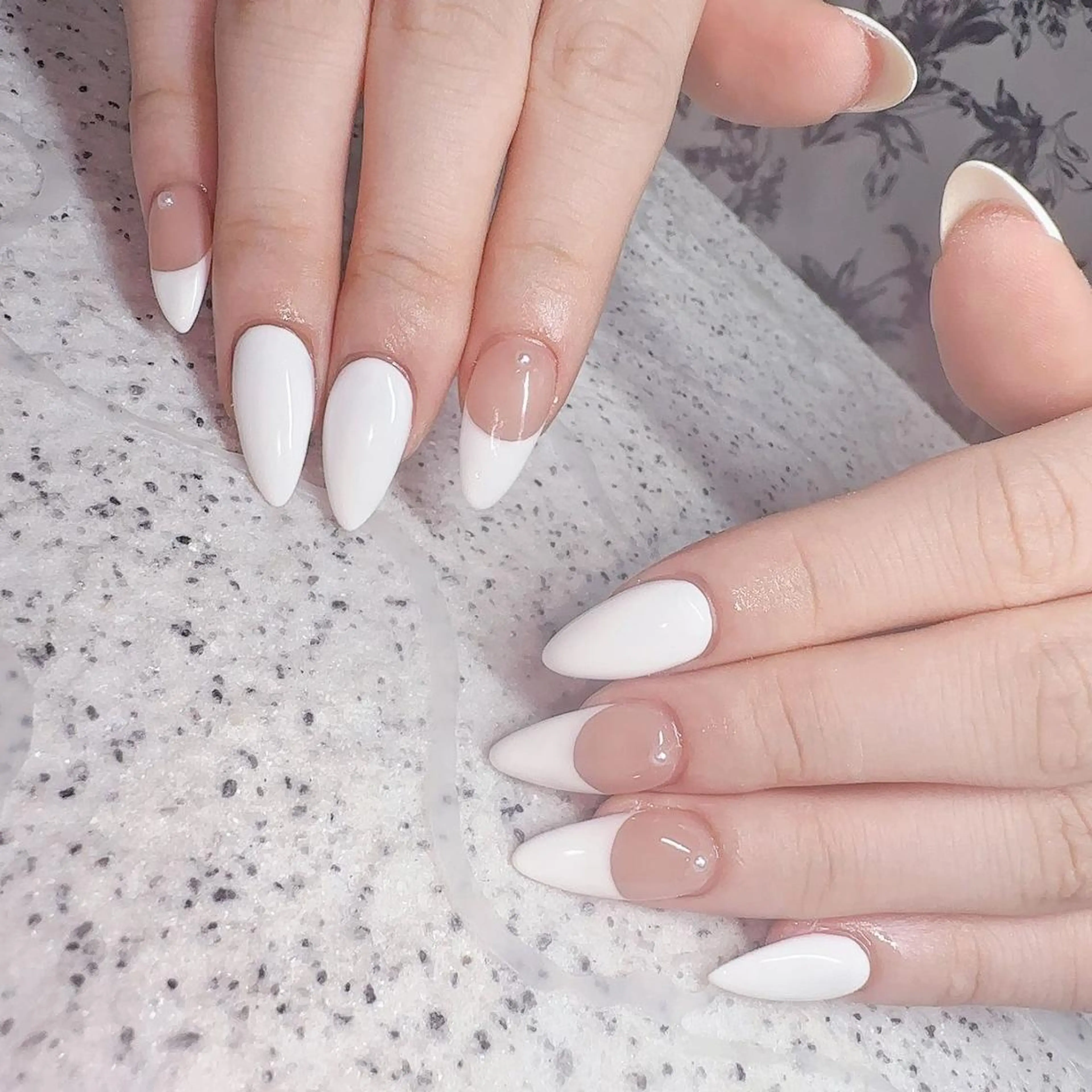 ネイル シンプルネイル Queens みなみのネイルデザイン