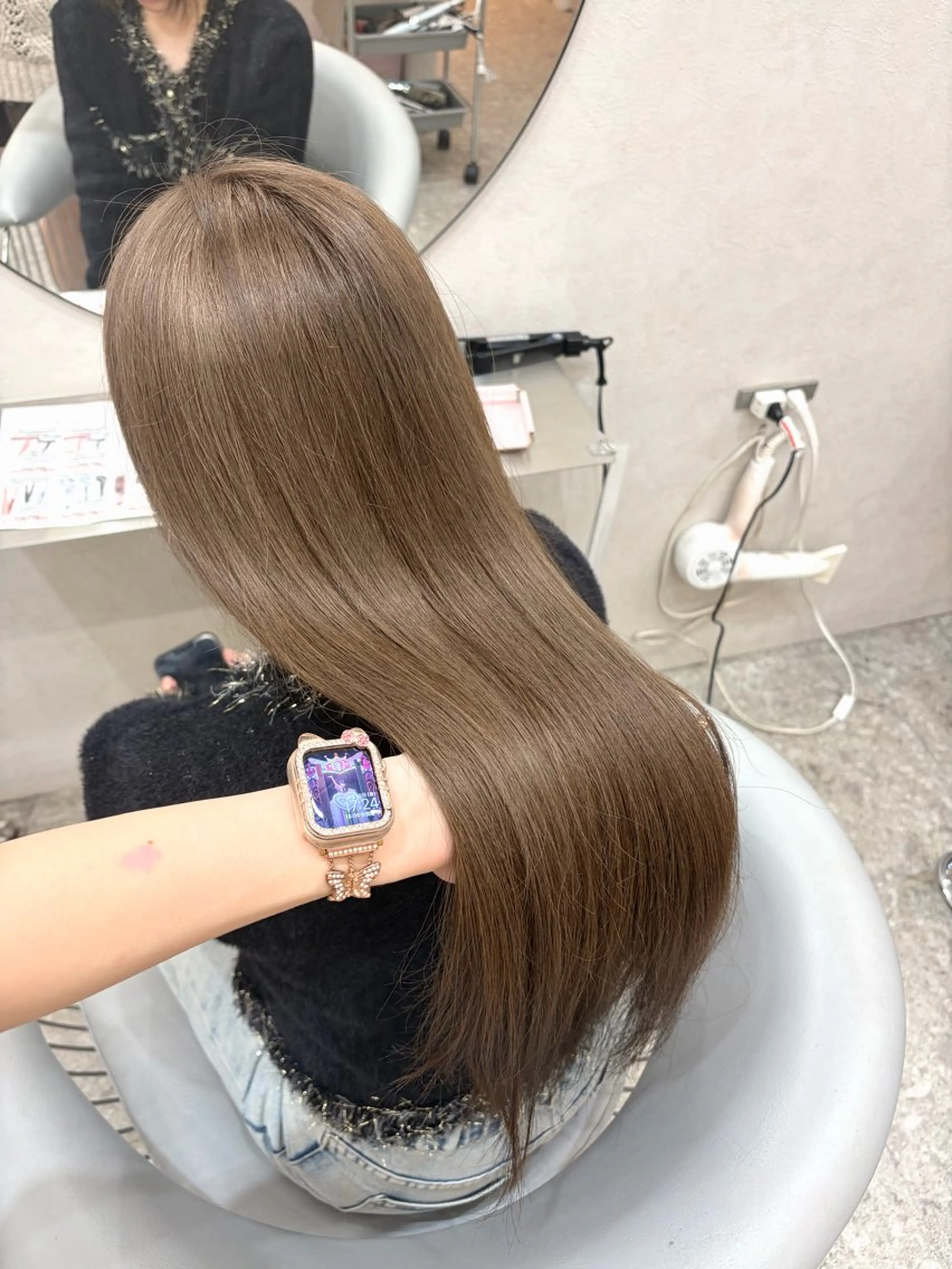 ロング カラー ベージュカラー ブリーチ ミルクティーベージュ ヘアカラー トリートメント Rio🎀透明感 カラー♡顔周り♡のヘアスタイル
