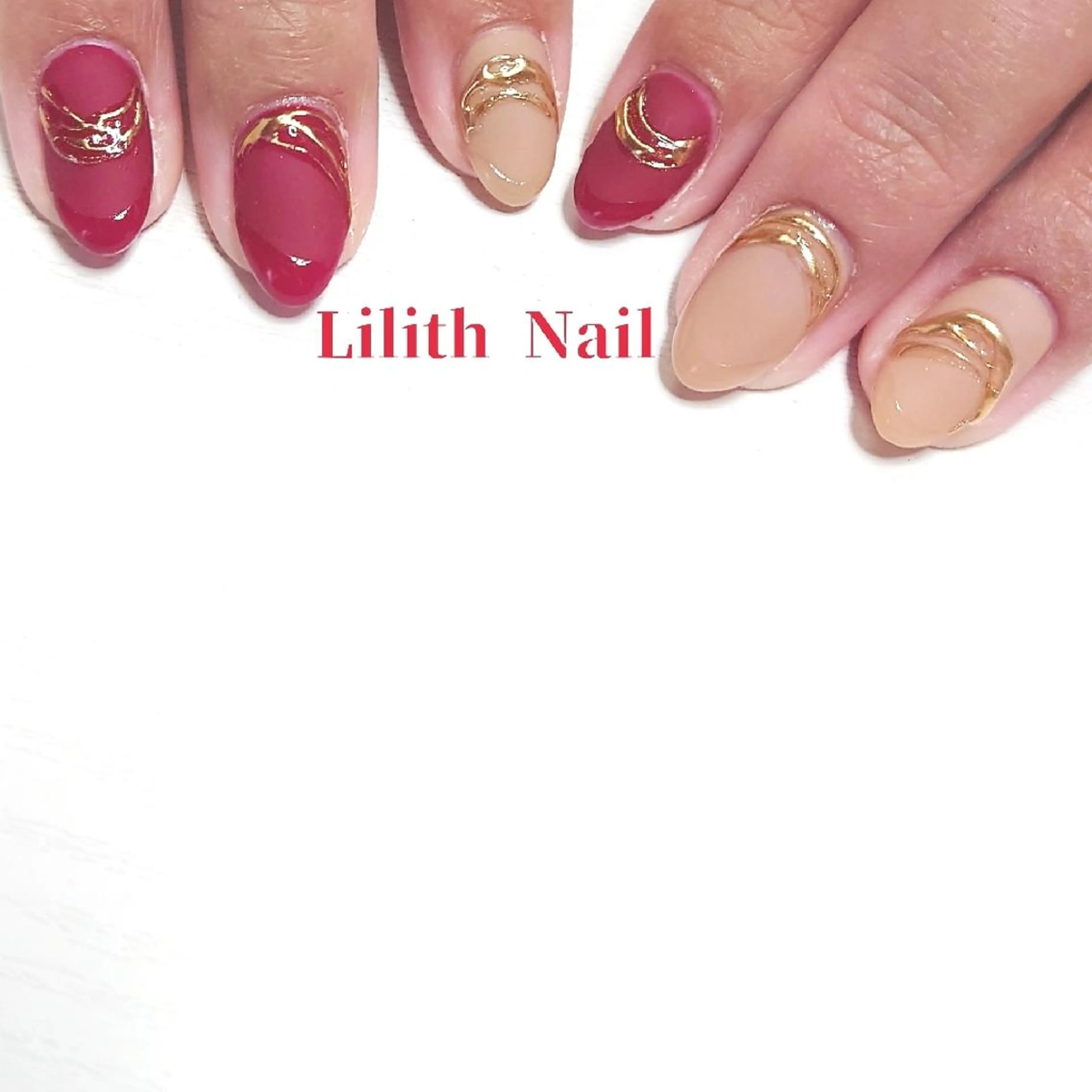 ネイル フレンチネイル マットネイル ミラーネイル 赤色 冬ネイル ハンドネイル Lilith Nailのネイルデザイン