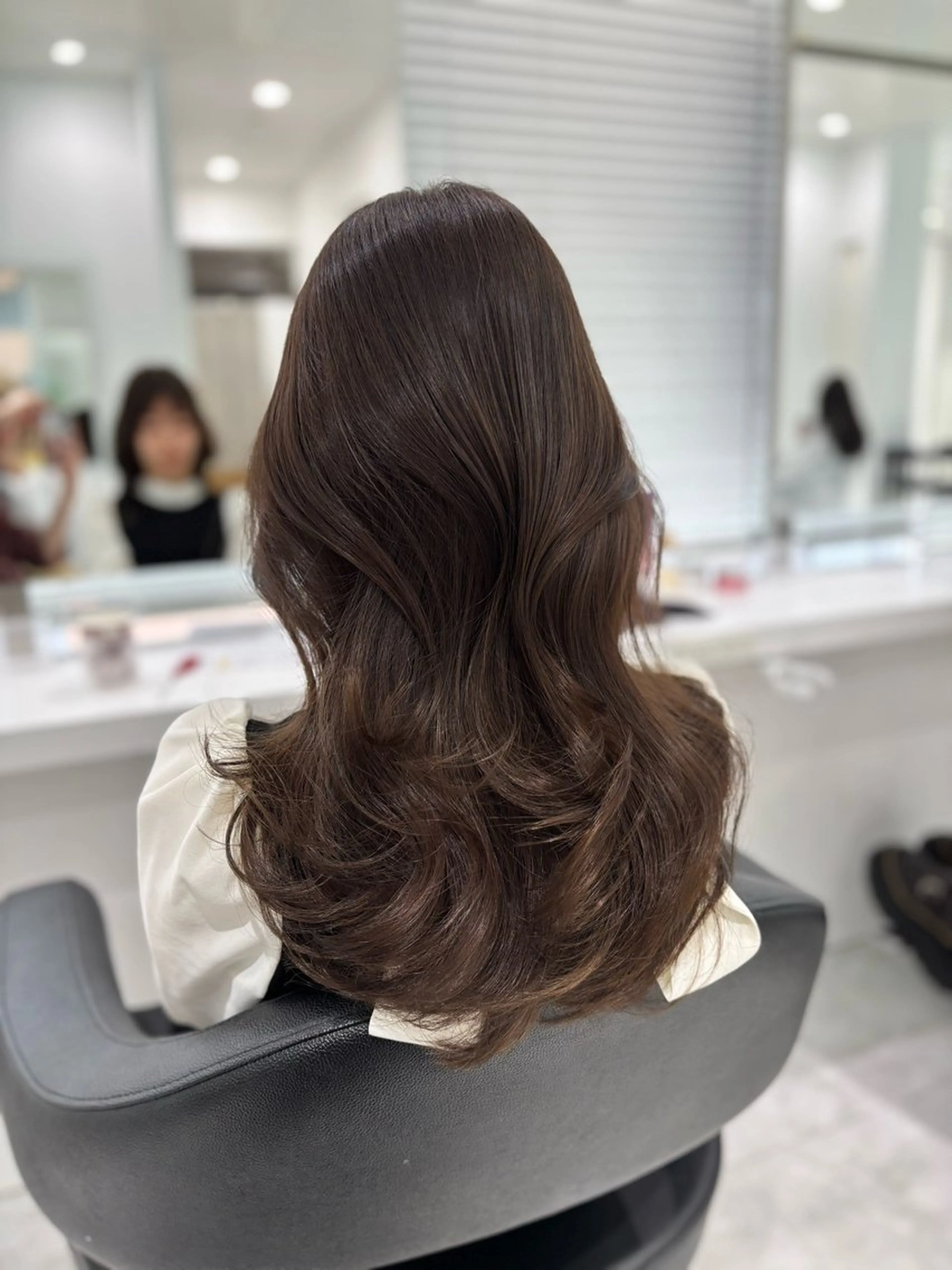 ロング カラー ヘアカラー トリートメント ヘッドスパ ヘアセット 流行りの透明感カラー ×縮毛矯正🤍ユウのヘアスタイル