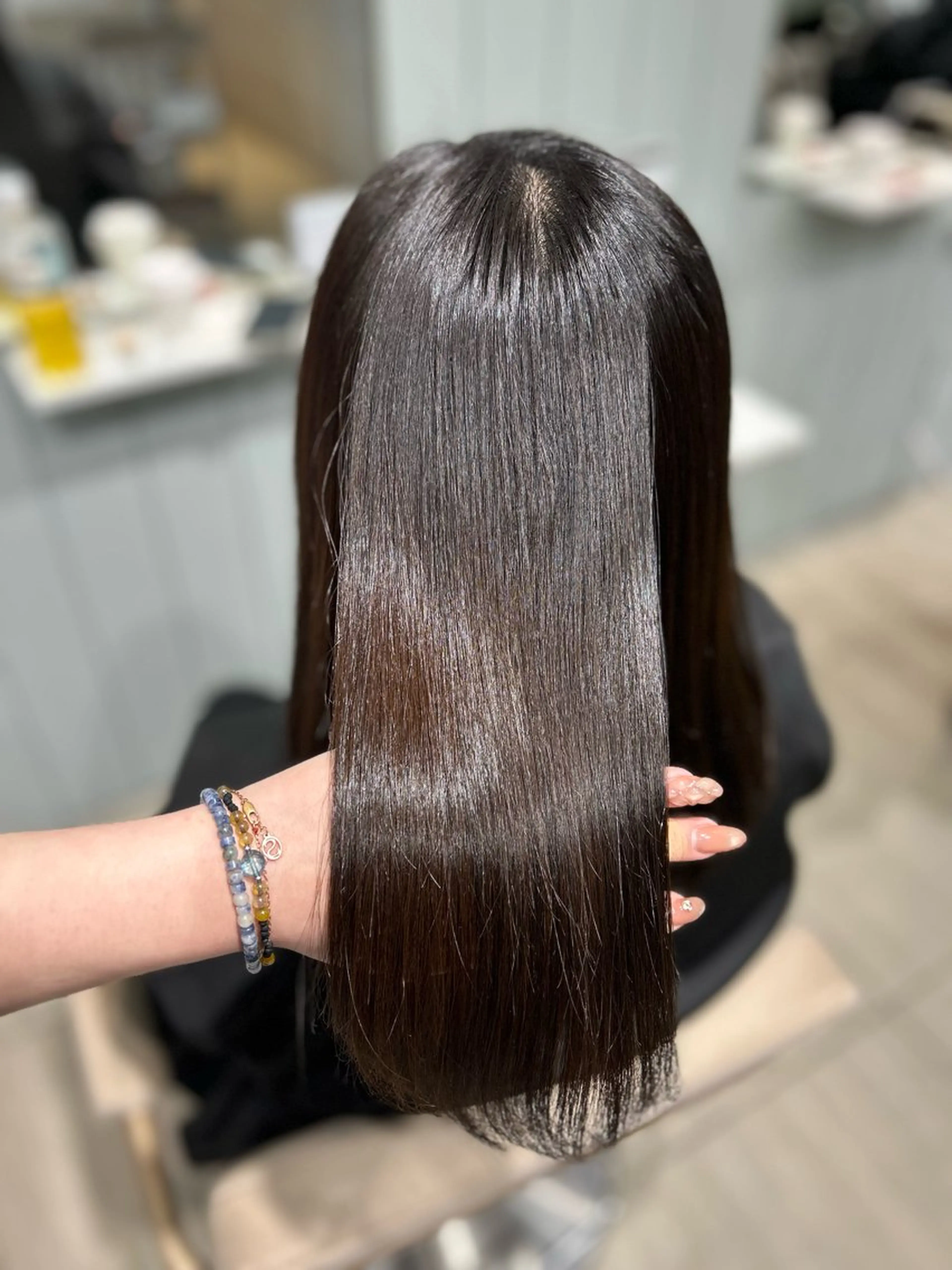 ミディアム ナカオ/酸性縮毛矯正 髪質改善/レイヤー/のヘアスタイル