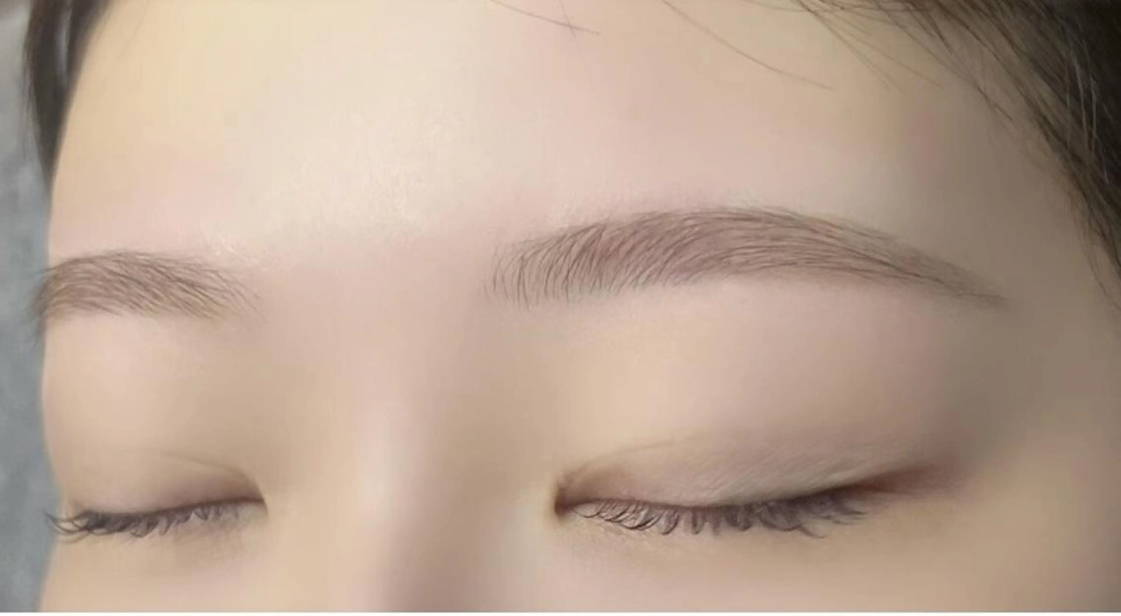 アイブロウ Lily Studio🍒🍒のネイルデザイン