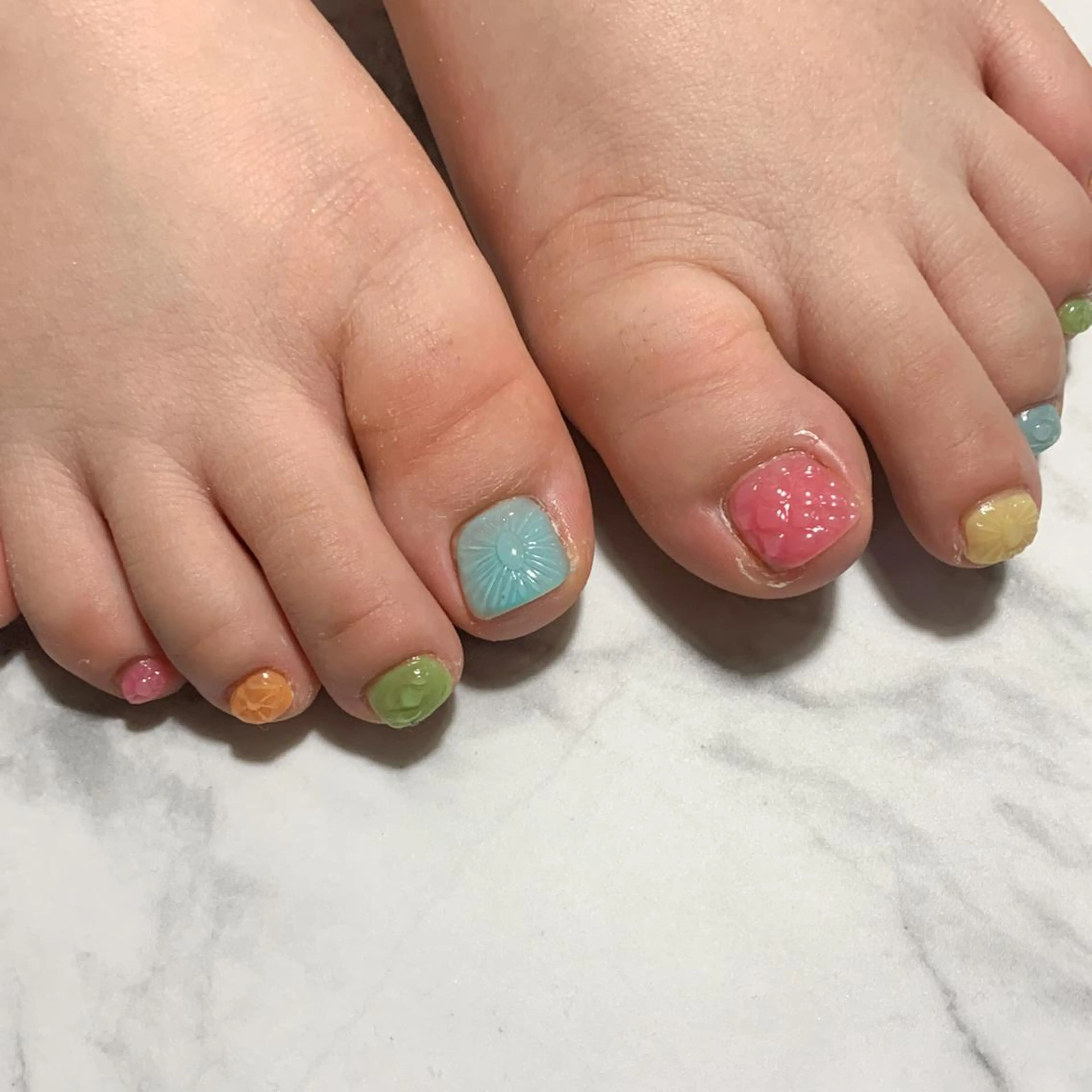ネイル フットネイル FIORITURA aiのネイルデザイン