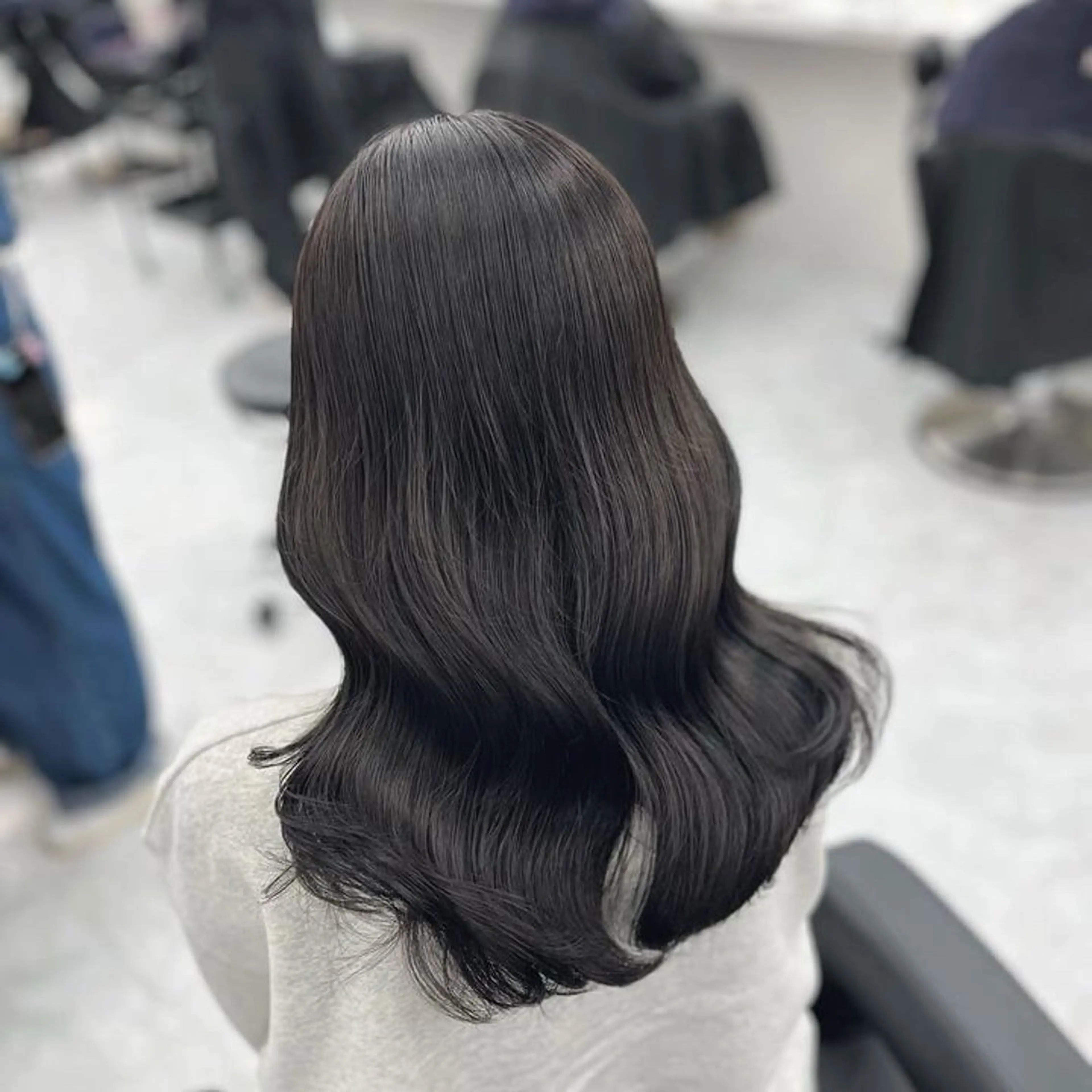 ロング カラー 黒髪 髪質改善 韓国風ヘア 縮毛矯正 トリートメント ヘアカラー トリートメント ヘアセット 髪質改善Ⅰ透明感 艶カラーⅠたつやのヘアスタイル