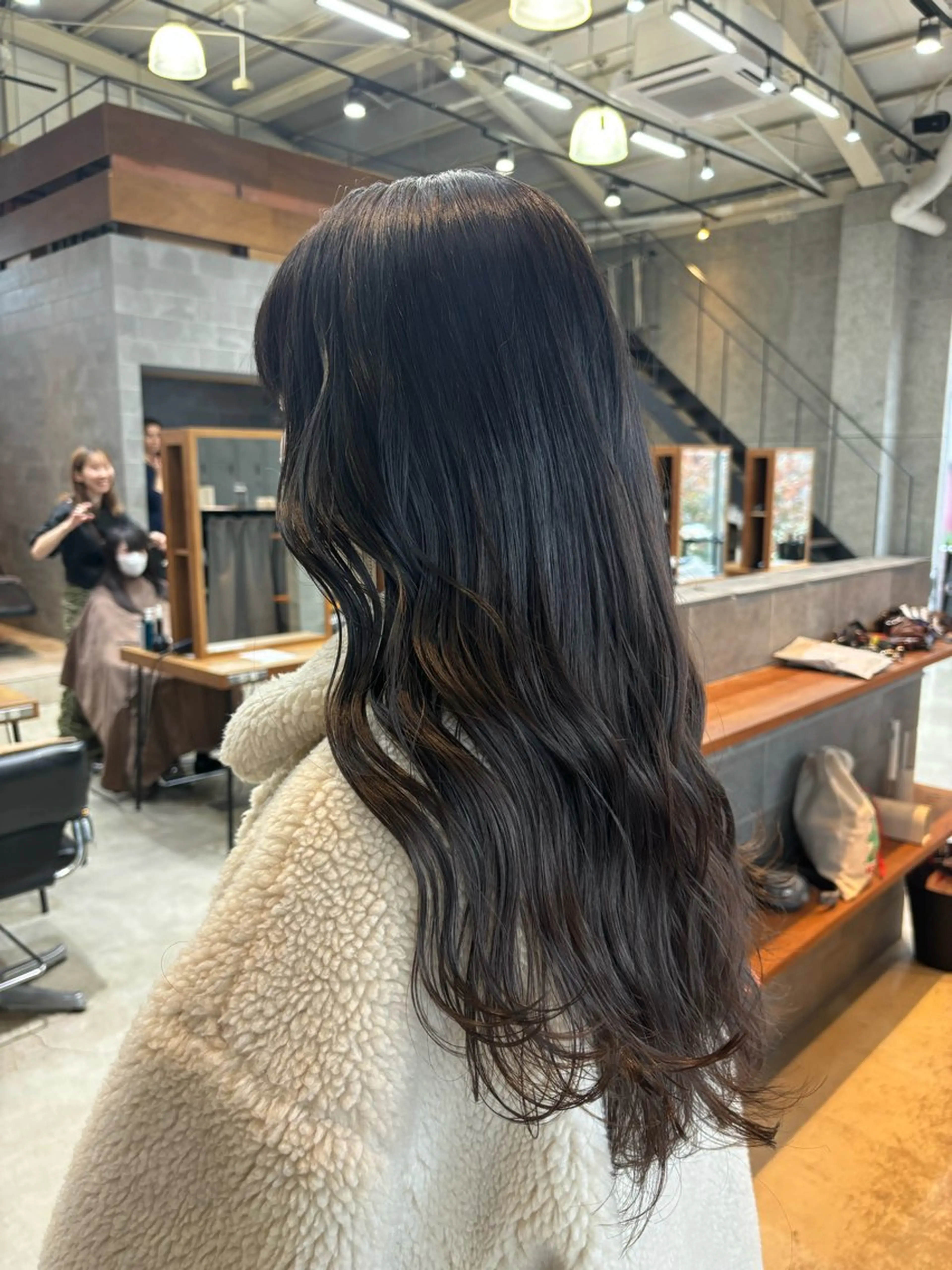 ロング カラー パーマ ヘアアレンジ グレージュ 押切 響 のヘアスタイル