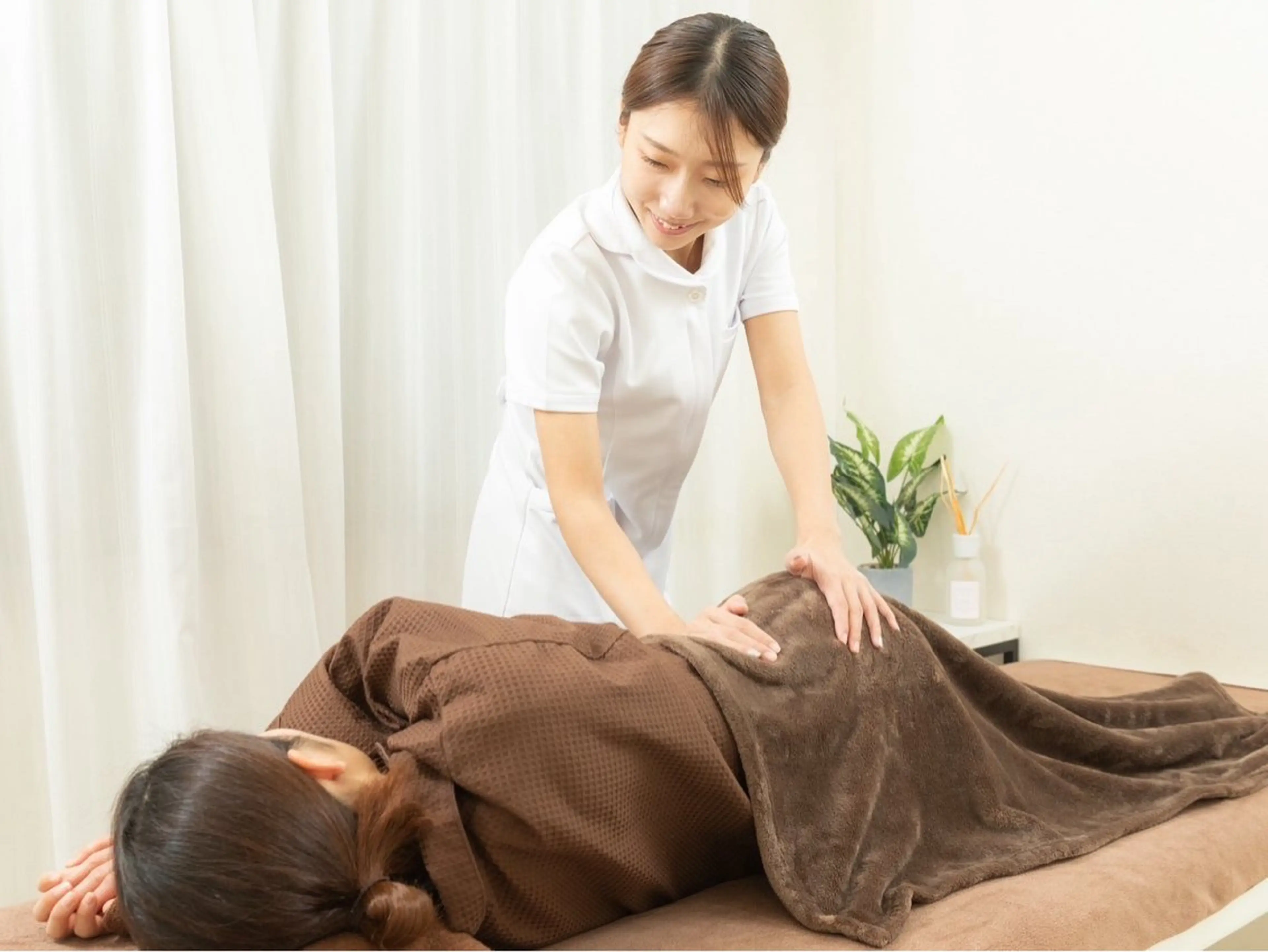 【慢性肩こり/腰痛/歪み】全身整体+骨盤矯正+ドライヘッドスパ　60分の写真