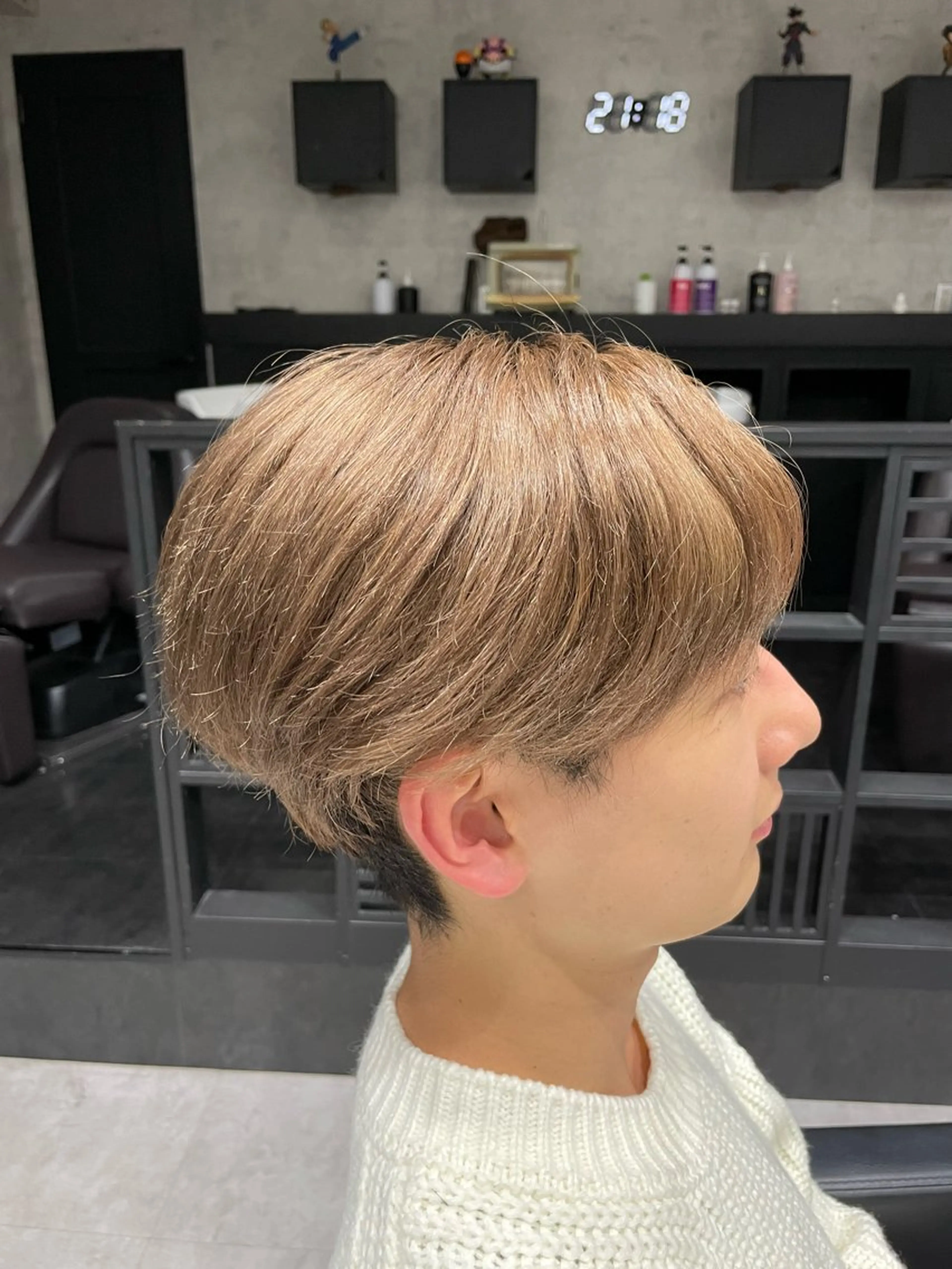 ショート カラー メンズ メンズブリーチ ベージュカラー ブリーチ ミルクティーベージュ 海外風パーマ🇪🇸 颯太のヘアスタイル
