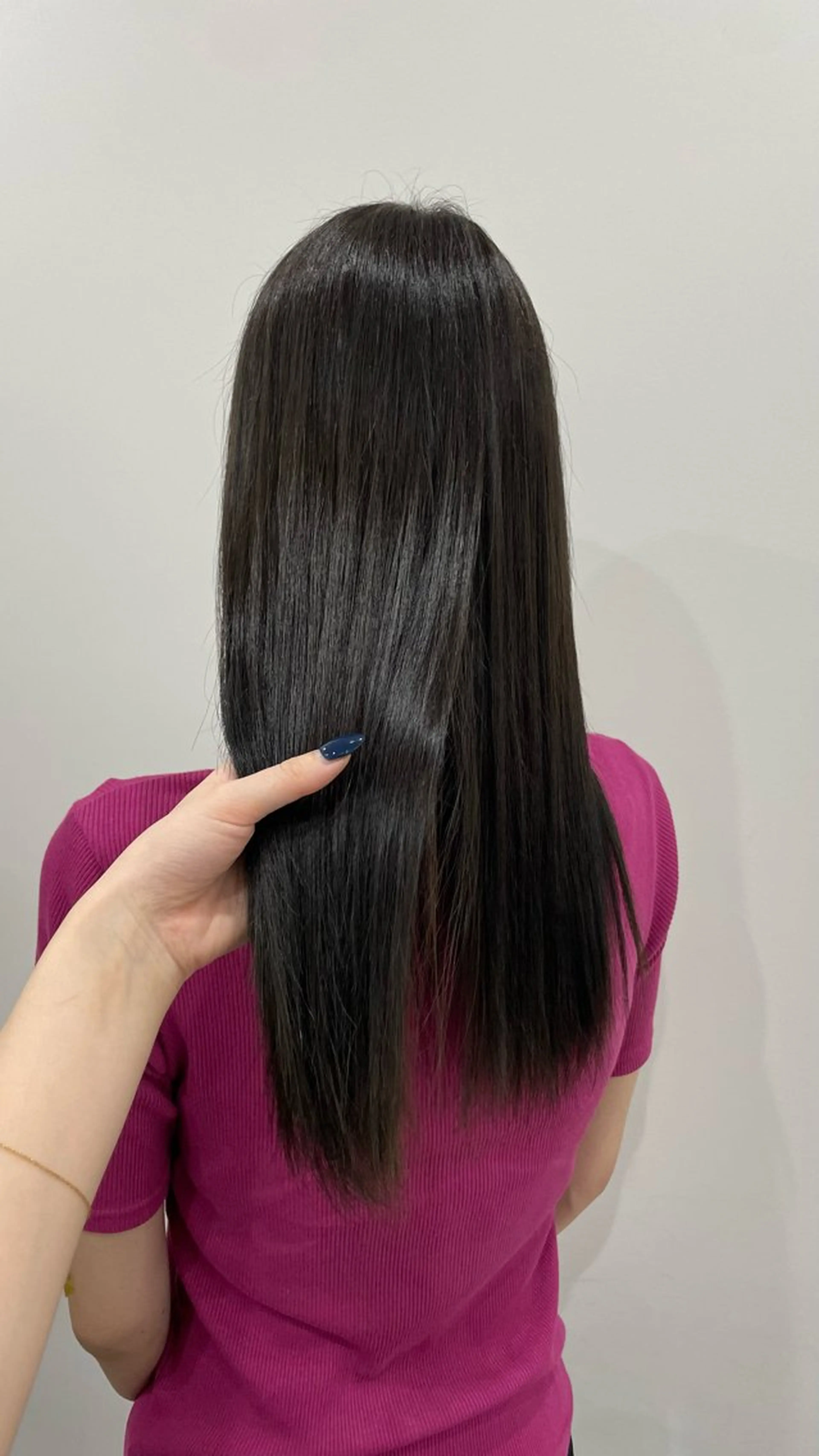 ロング カット ヘアカラー トリートメント ニシザカ マナのヘアスタイル