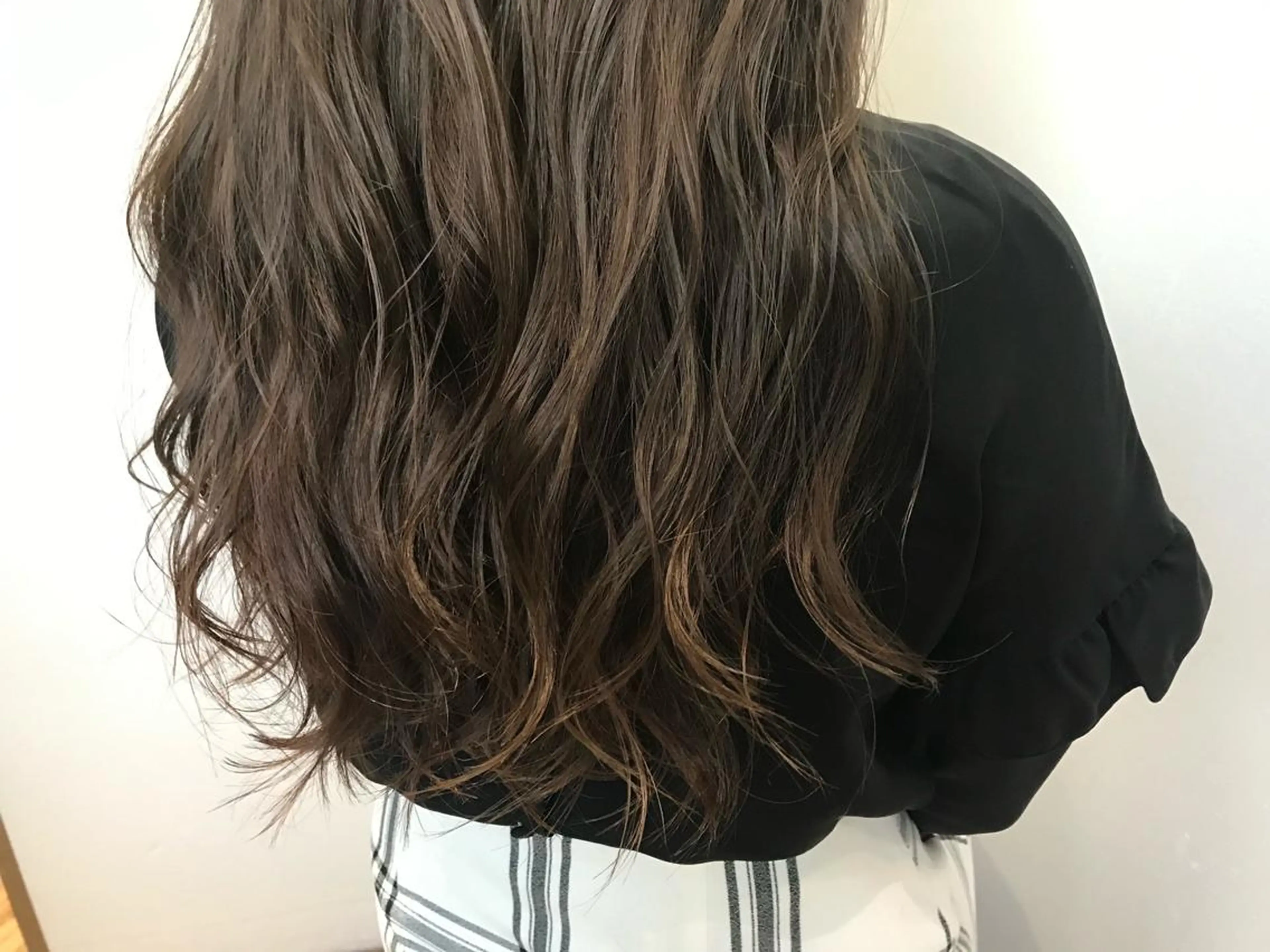 ロング カラー イルミナカラー カット ヘアカラー トリートメント 【Uneユヌ】菊地 春那のヘアスタイル
