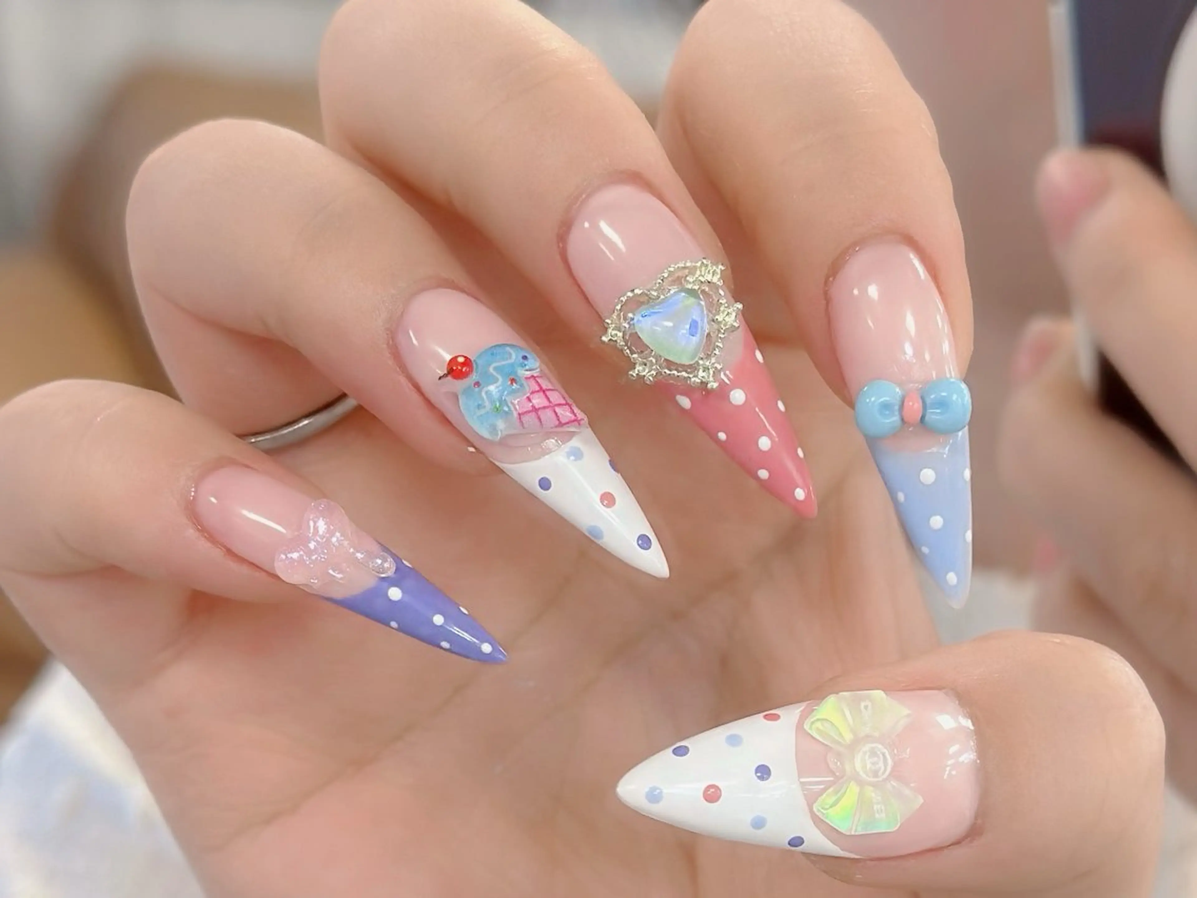 ネイル ハンドネイル Mira Nail Studioのネイルデザイン