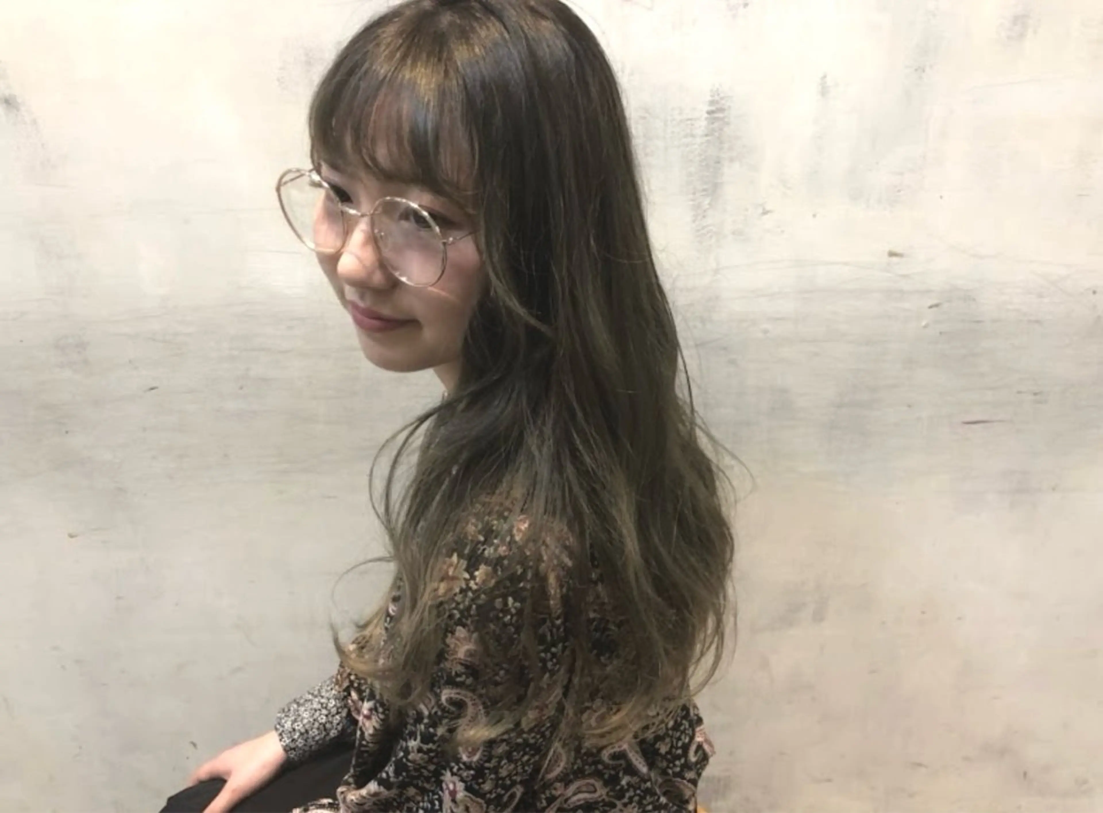 セミロング カラー かわの ひとしのヘアスタイル