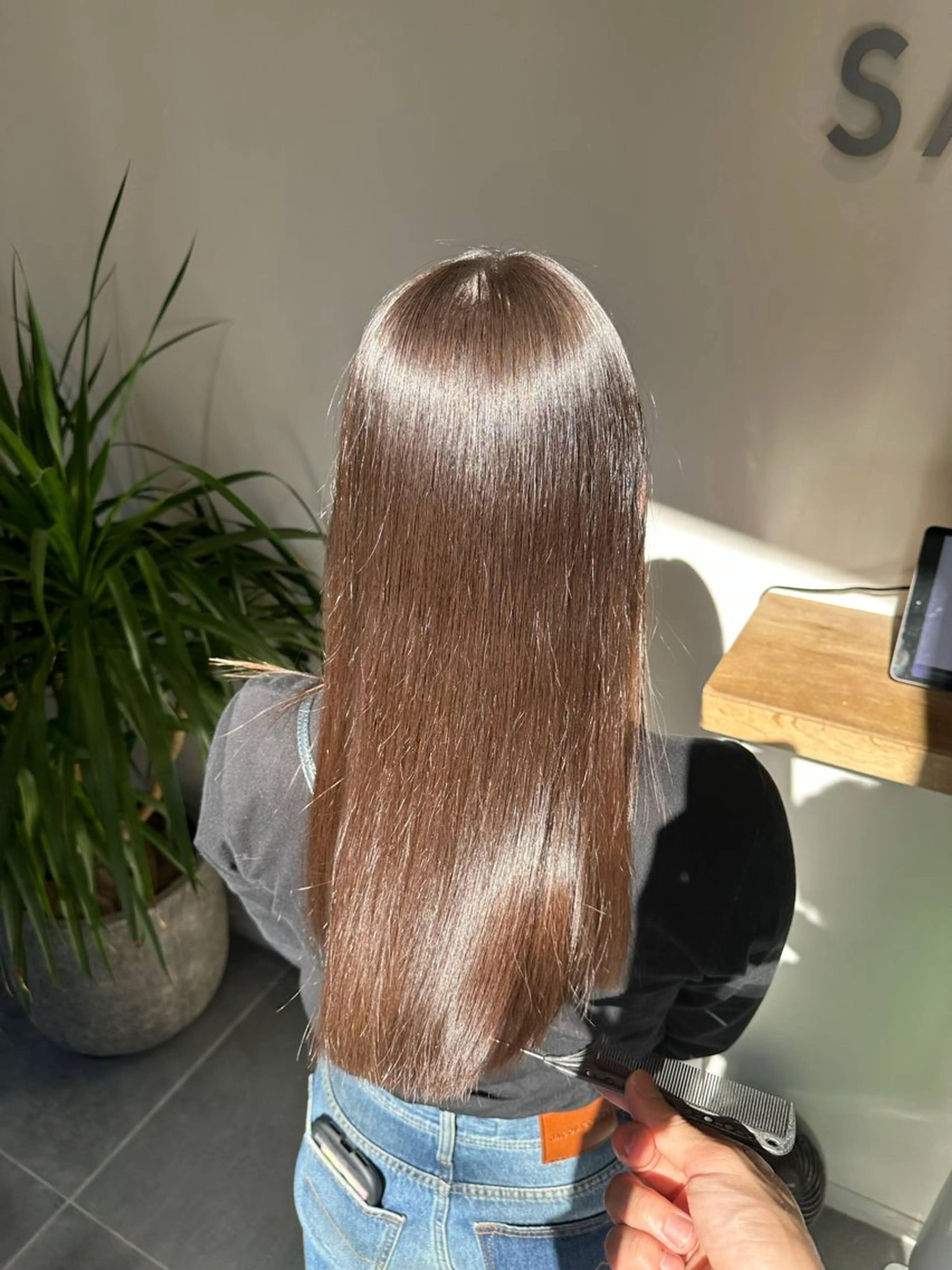 セミロング 美髪特化✨ 伊織✨縮毛矯正✨のヘアスタイル