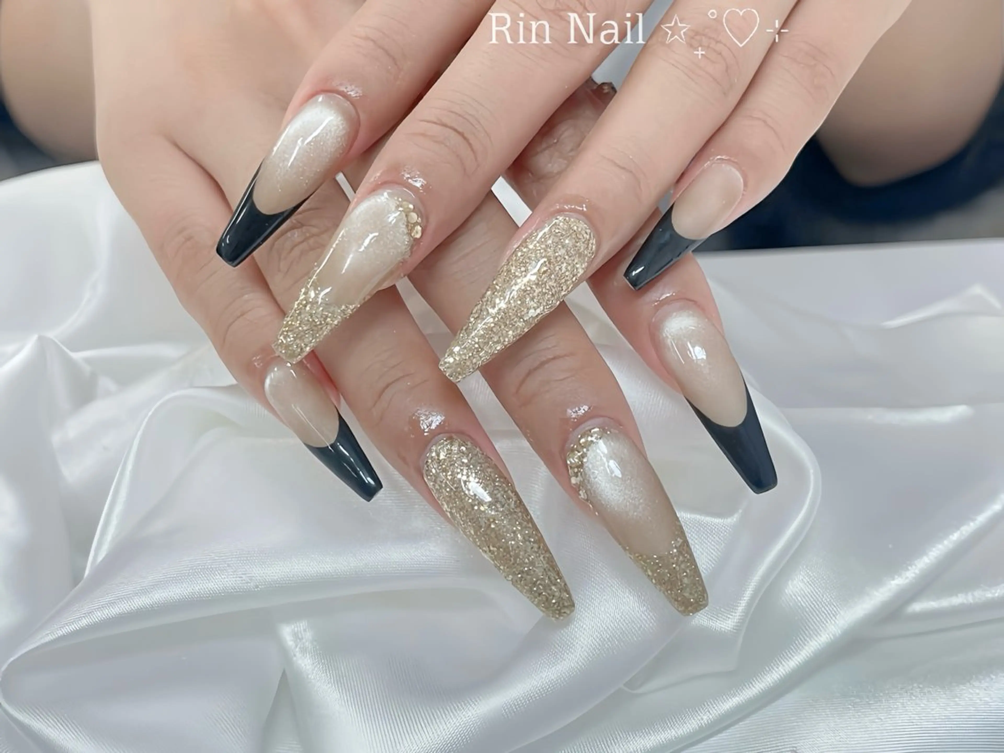 ネイル アートネイル チークネイル ジェルネイル ロングネイル マグネットネイル ハンドネイル Rin Nail 新大久保店のネイルデザイン
