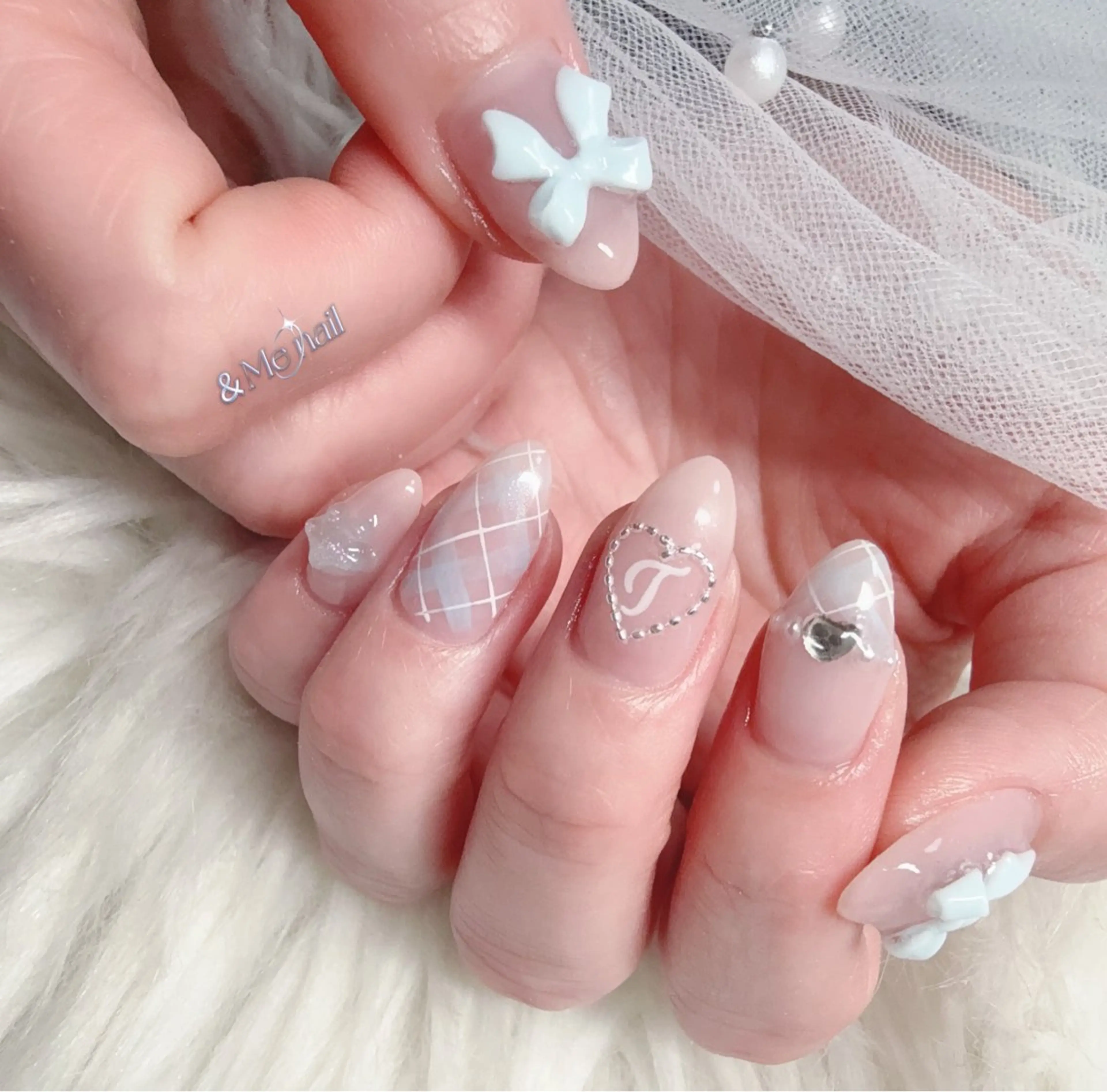 ネイル ハンドネイル &ME ネイルサロンのネイルデザイン