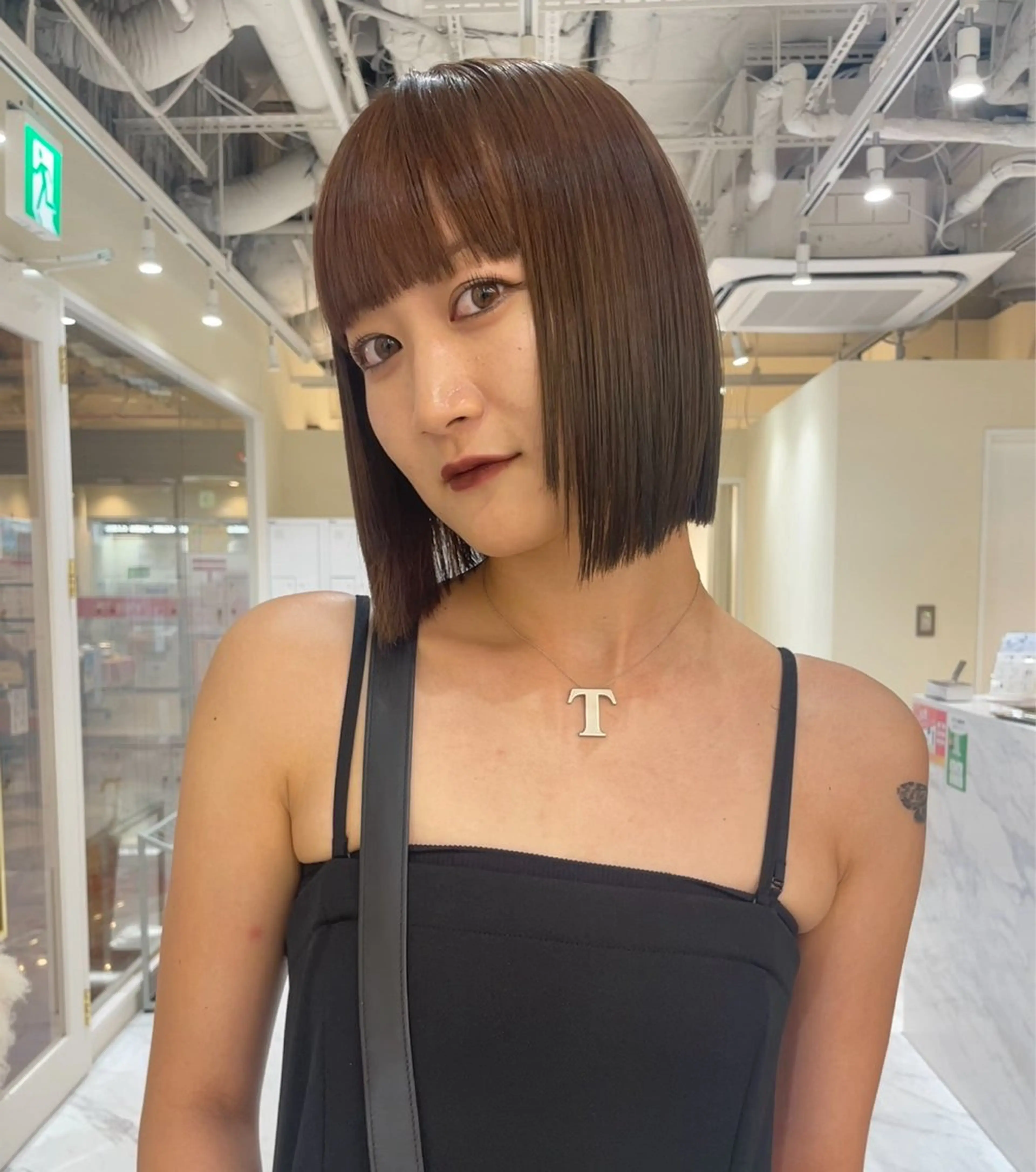 ショート カラー アッシュ ベージュカラー ブリーチ 透明感カラー ダブルカラー レイヤー /髪質改善/ariのヘアスタイル