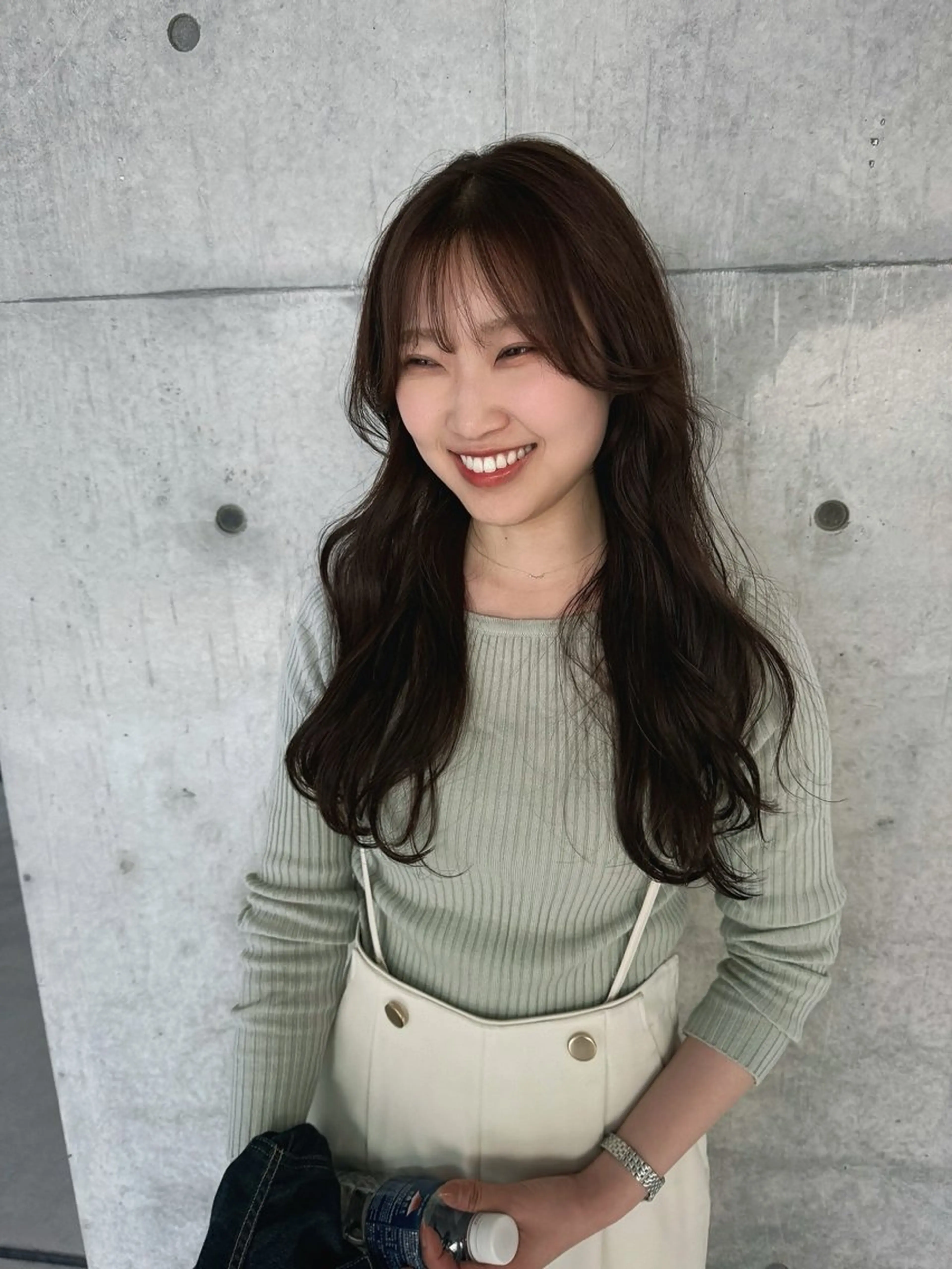 ロング カラー ロングレイヤー アッシュ ベージュカラー ブリーチ 透明感カラー カット ヘアカラー トリートメント 誰より丁寧なカット/ 小林輝/レイヤーのヘアスタイル